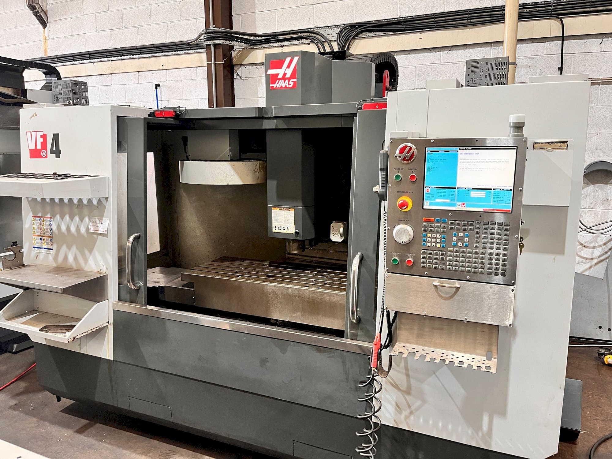 Masina HAAS VF-4   eestvaade