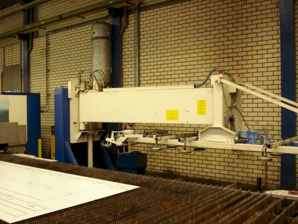Masina TRUMPF Loadmaster eestvaade