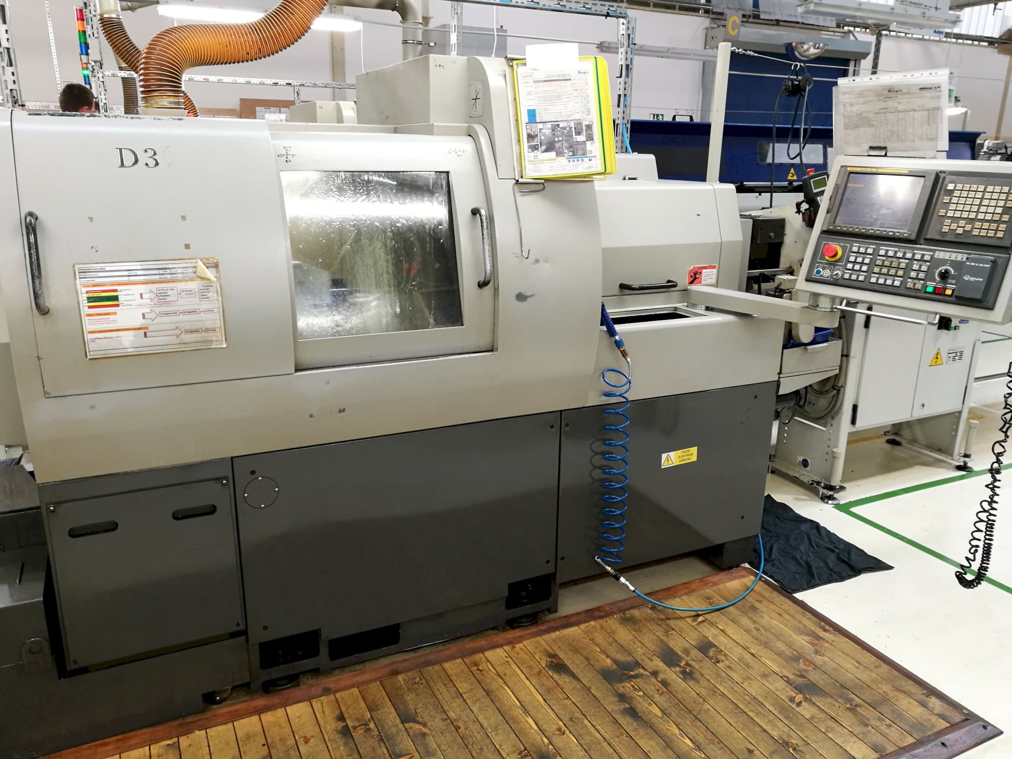 Masina Hanwha XD 38 N eestvaade