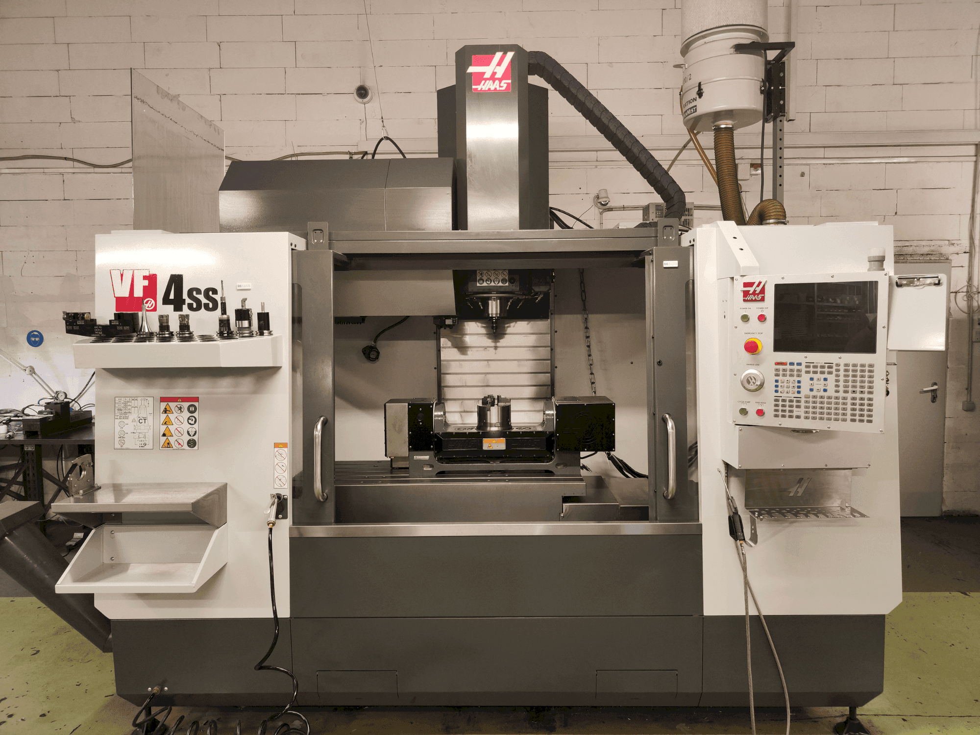 Masina HAAS VF-4SS eestvaade