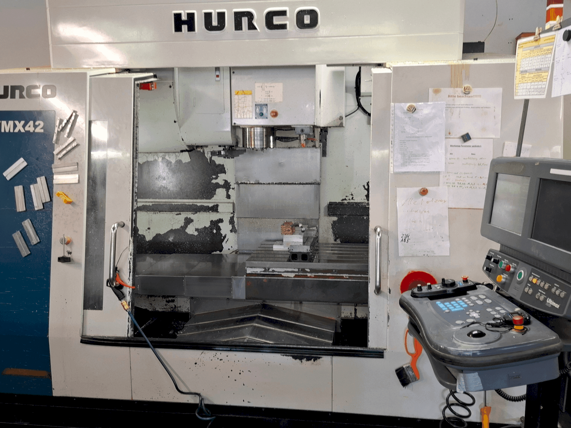 Masina Hurco VMX 42 eestvaade
