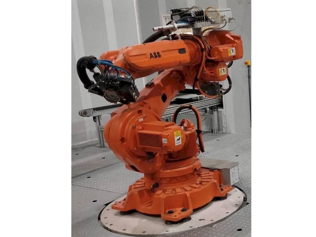 Masina ABB IRB 6620-150/2.2 eestvaade