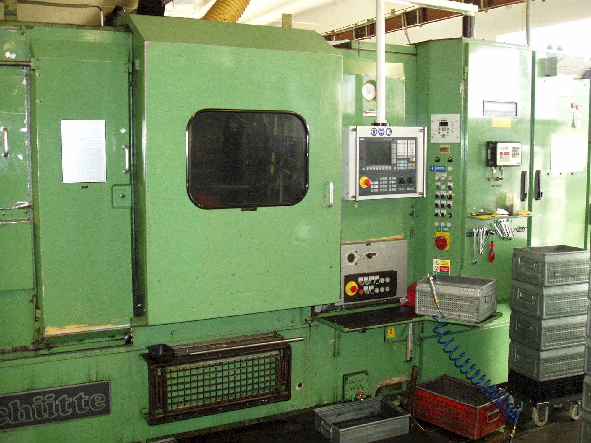 Masina Schuette SF81 eestvaade