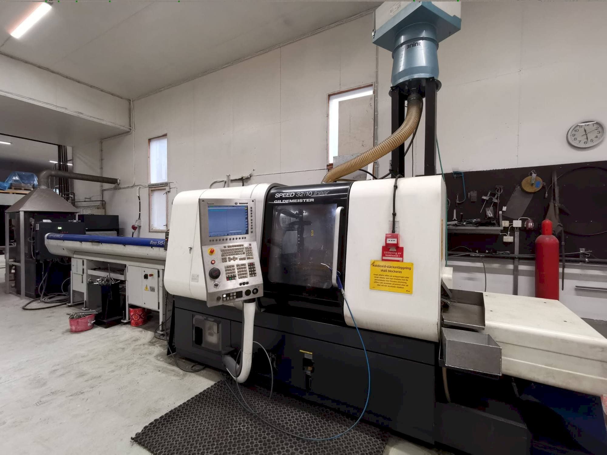 Masina Gildemeister Speed 32-10 linear eestvaade