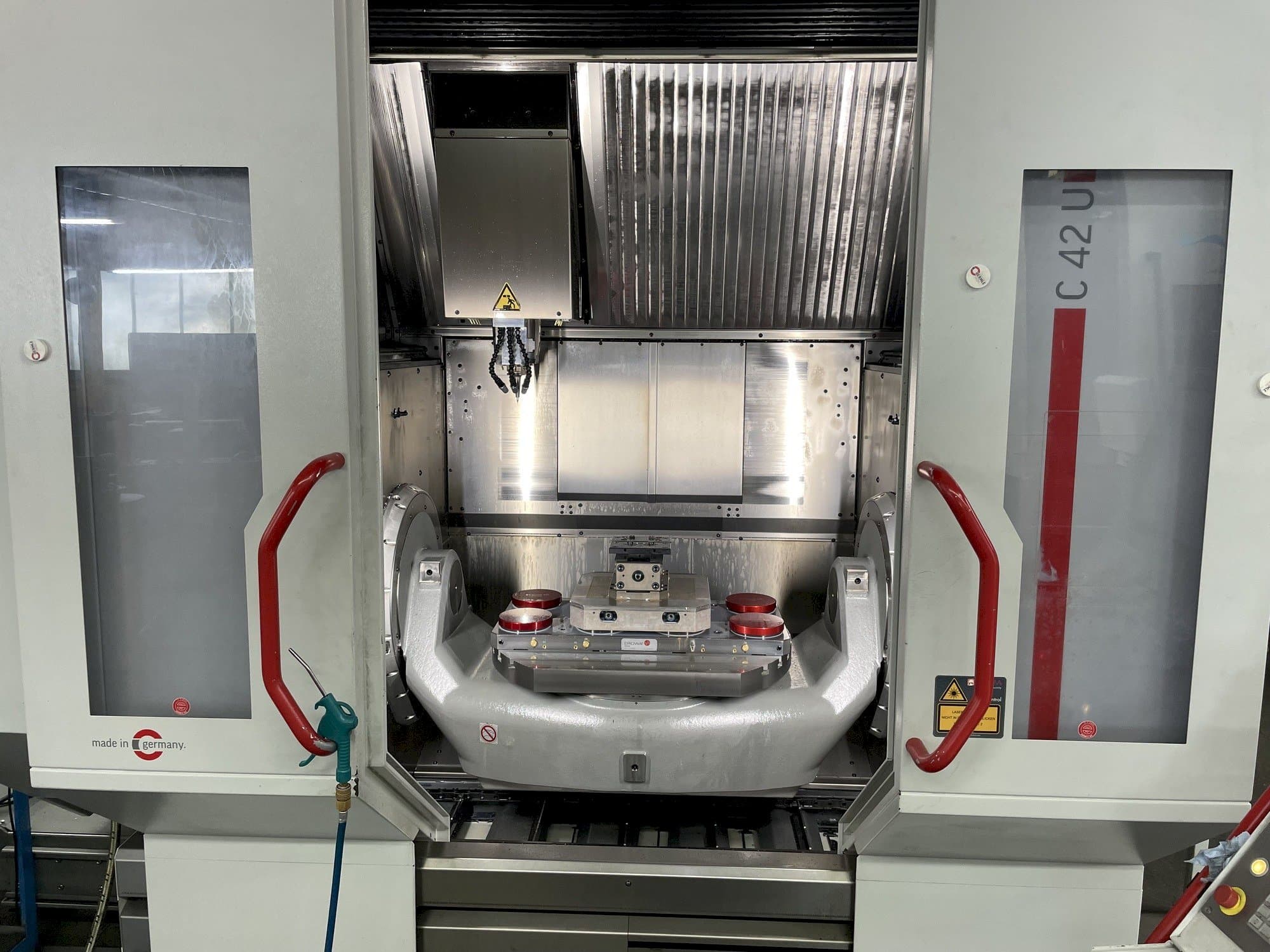 Masina HERMLE C 42 U eestvaade