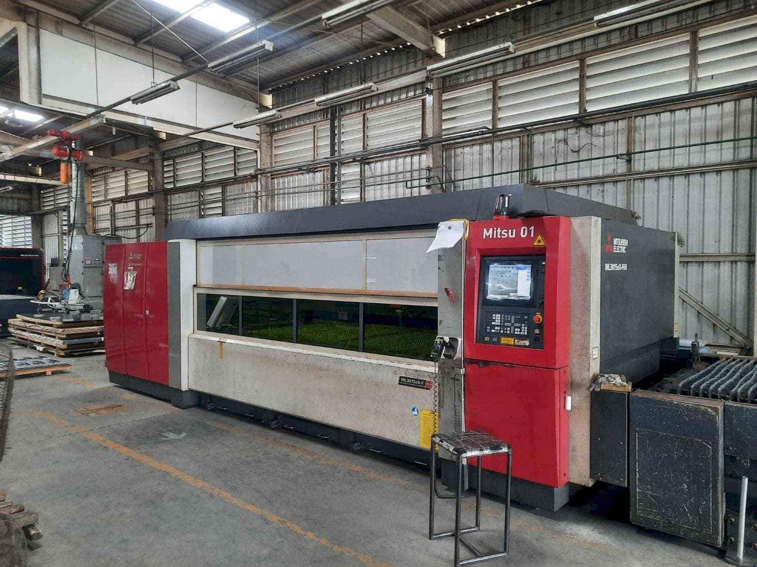 Masina Mitsubishi ML3015eX F60 eestvaade