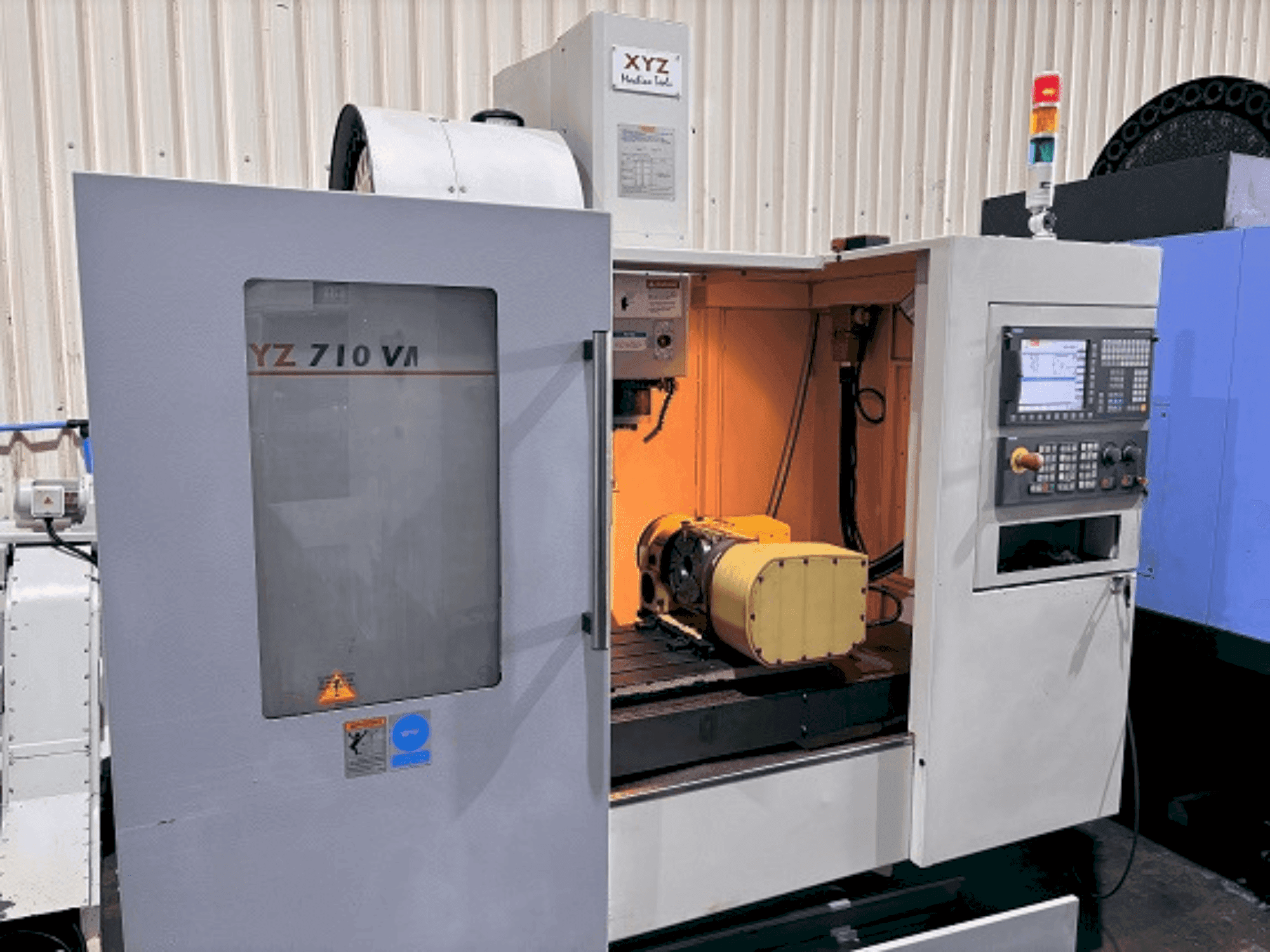 Masina XYZ 710 VMC eestvaade