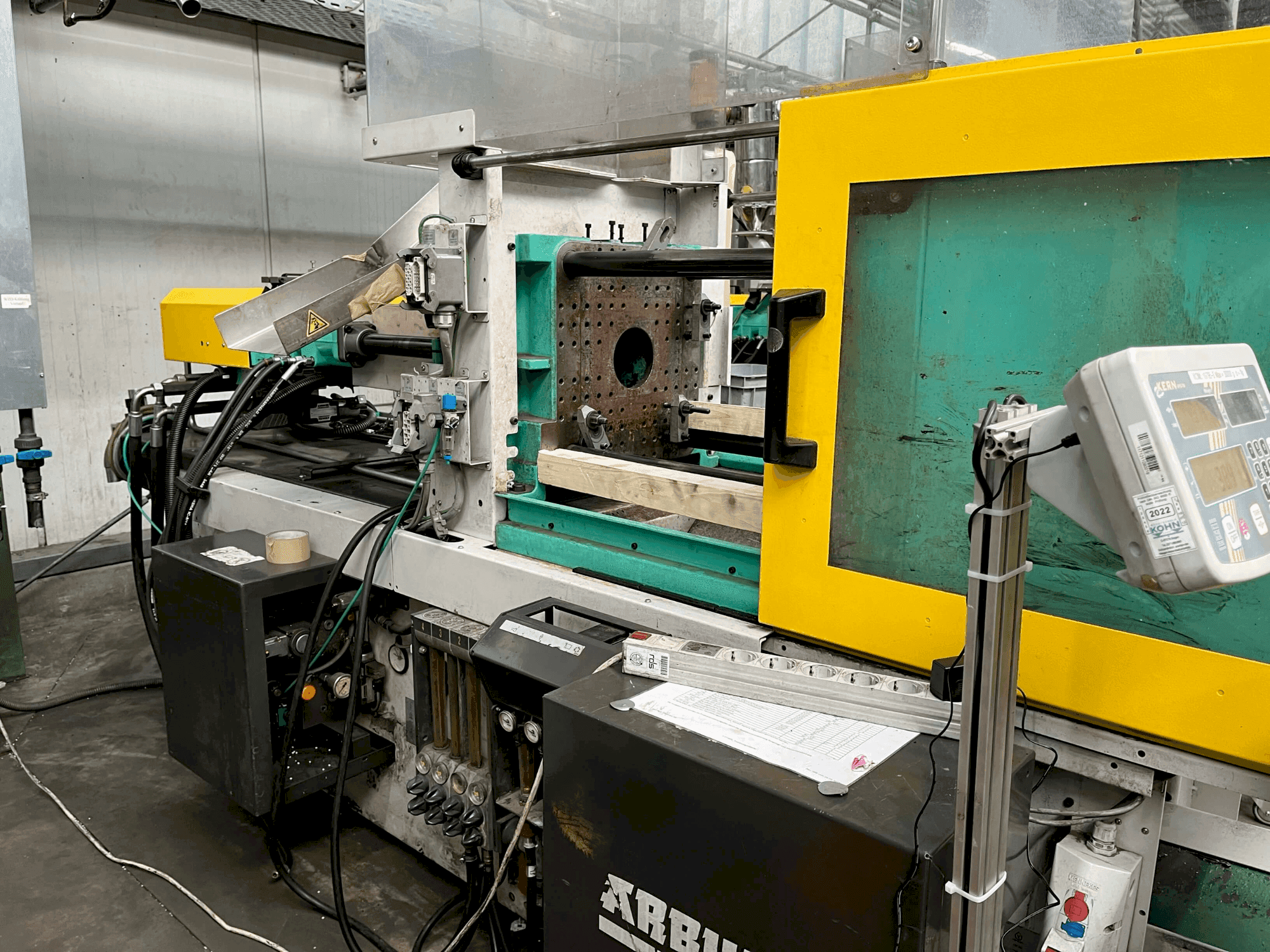 Masina Arburg Allrounder 320-50 C eestvaade