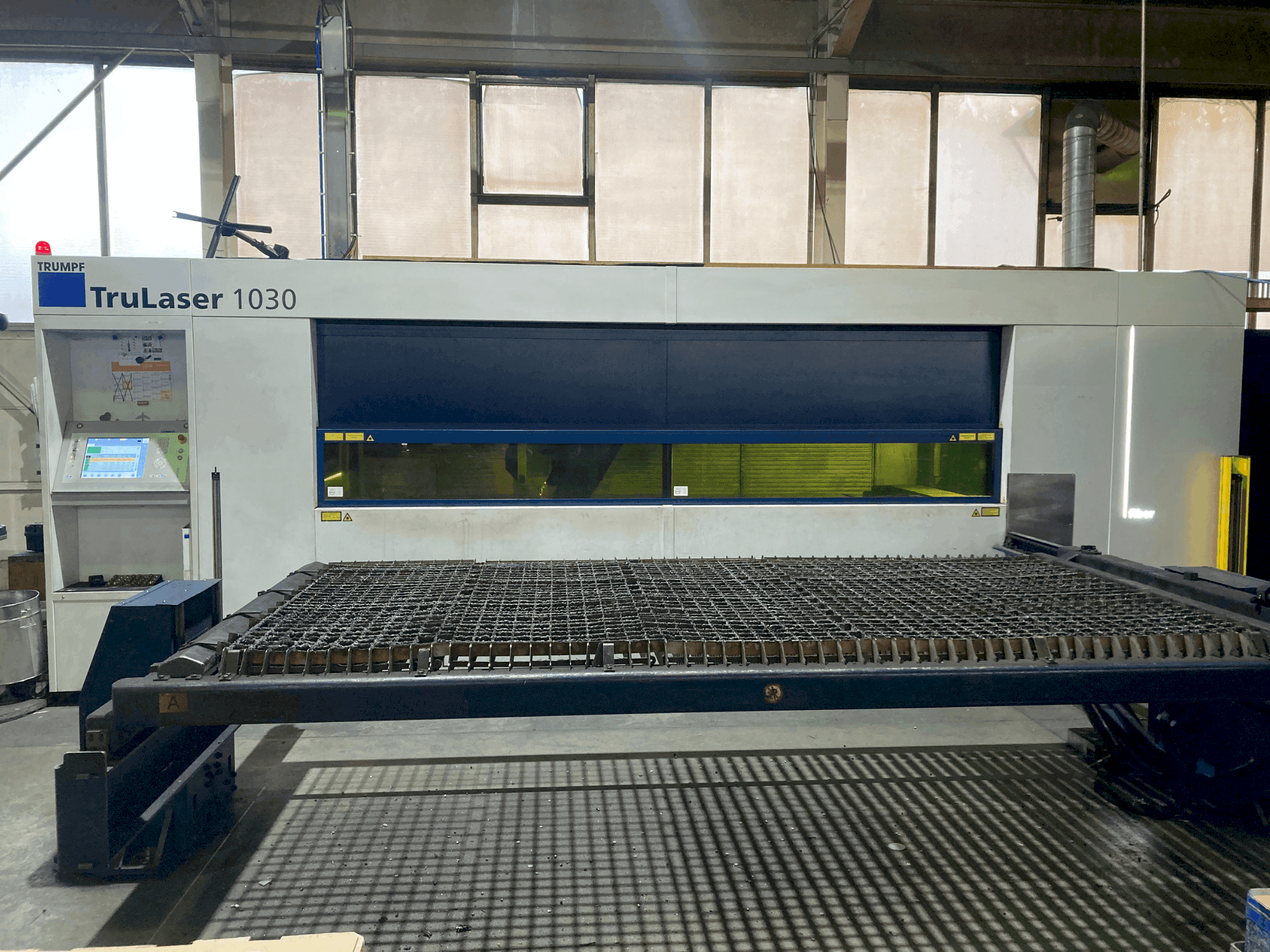 Masina TRUMPF TruLaser 1030 eestvaade