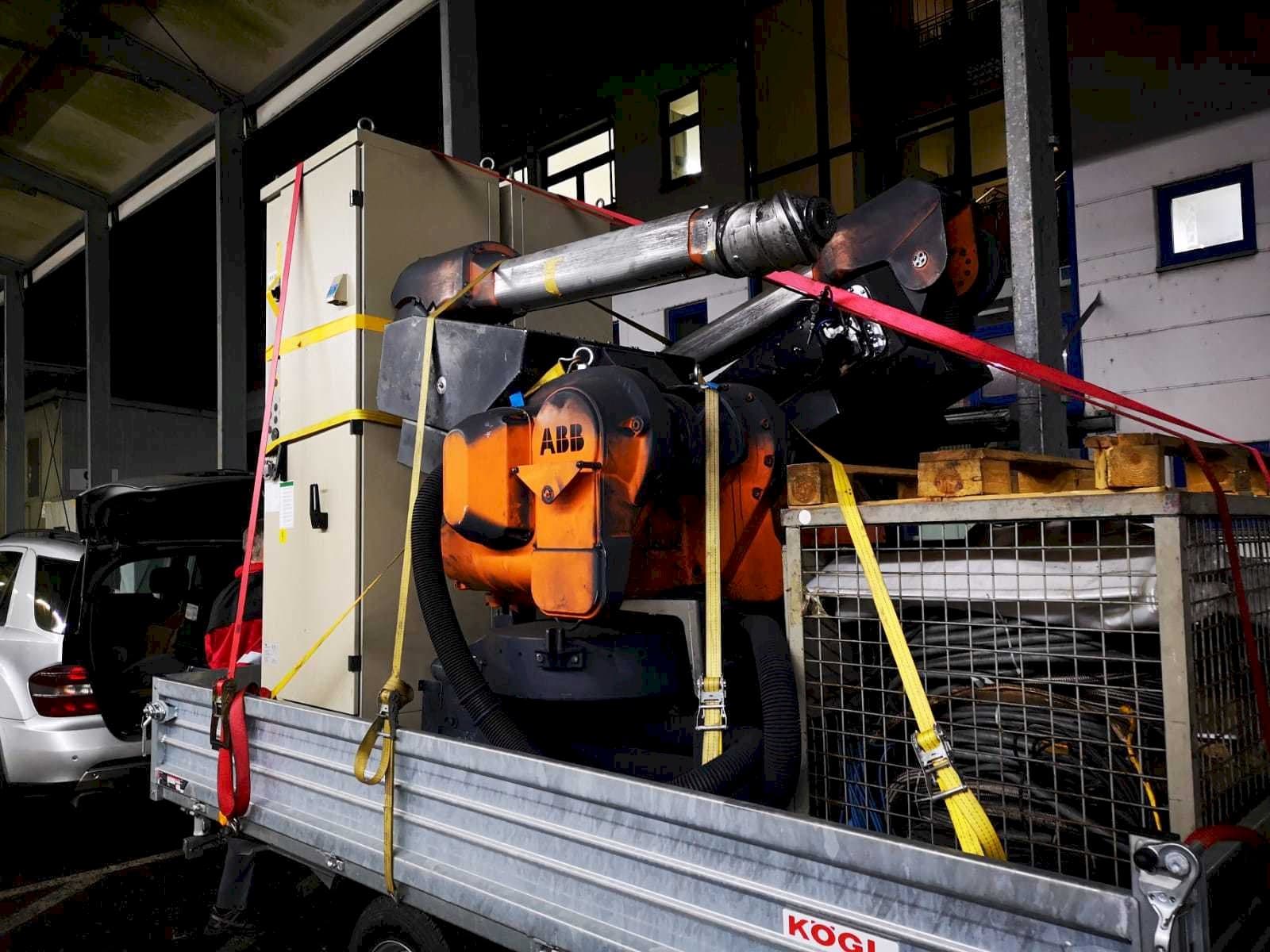 Masina ABB IRB 5400 eestvaade