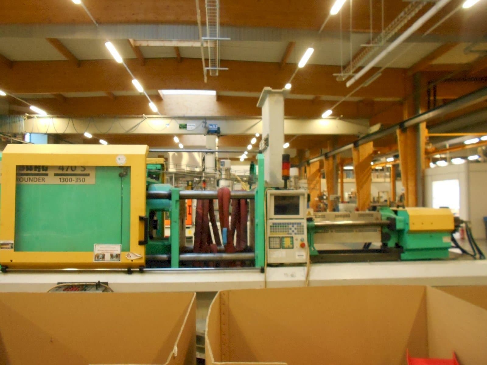 Masina Arburg Allrounder 470 S 1300-350 eestvaade