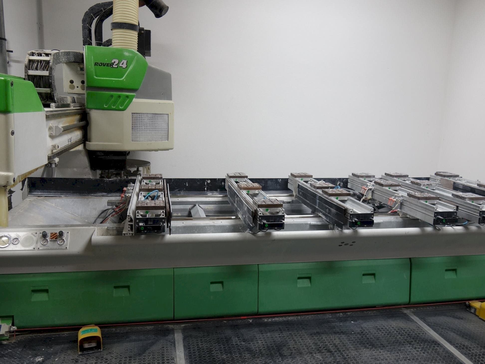 Masina BIESSE Rover 24 S   eestvaade