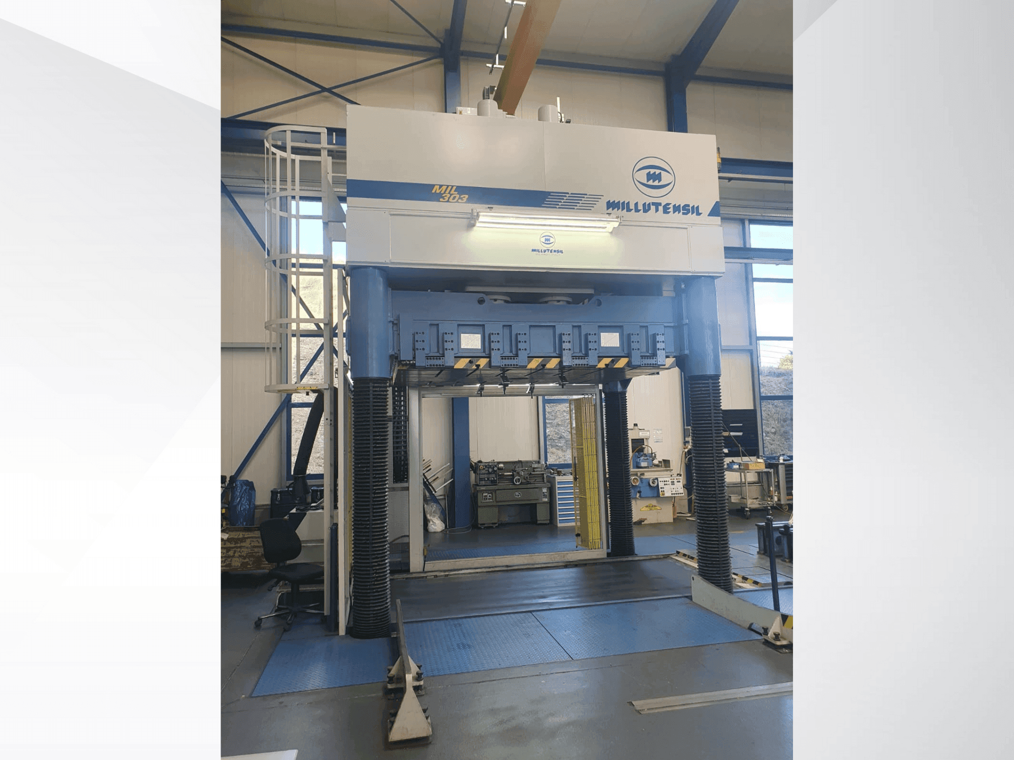 Masina MILLUTENSIL Mil 303 eestvaade