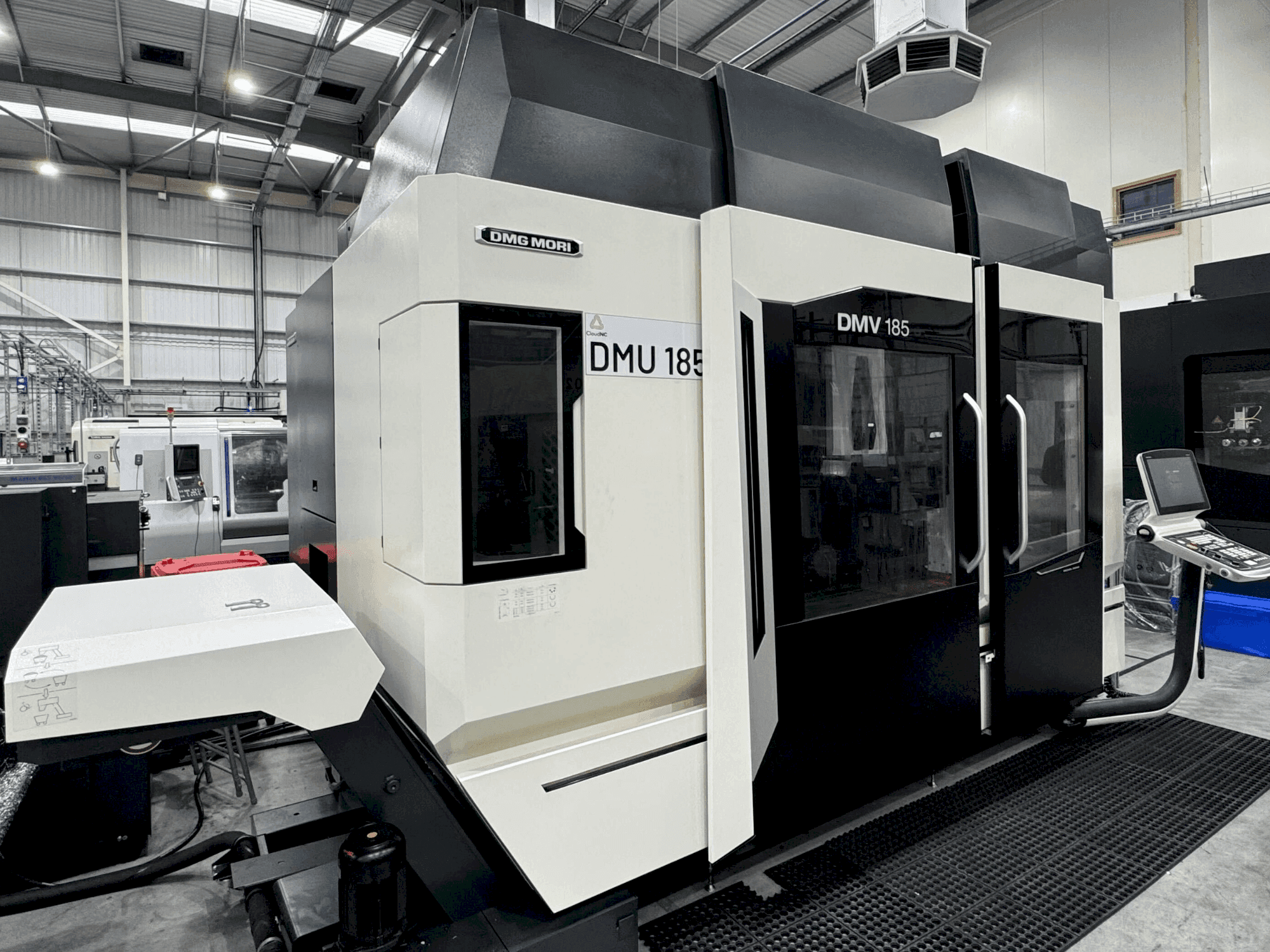 Masina DMG MORI DMV 185 eestvaade