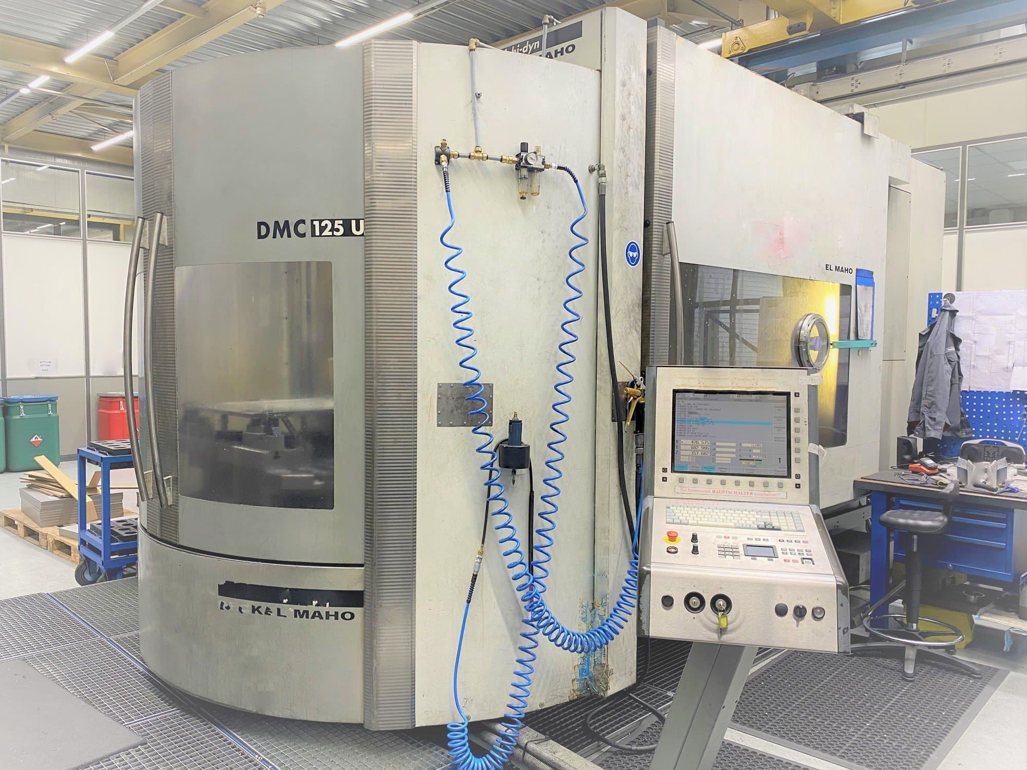 Masina DECKEL MAHO DMC 125U hi-dyn eestvaade