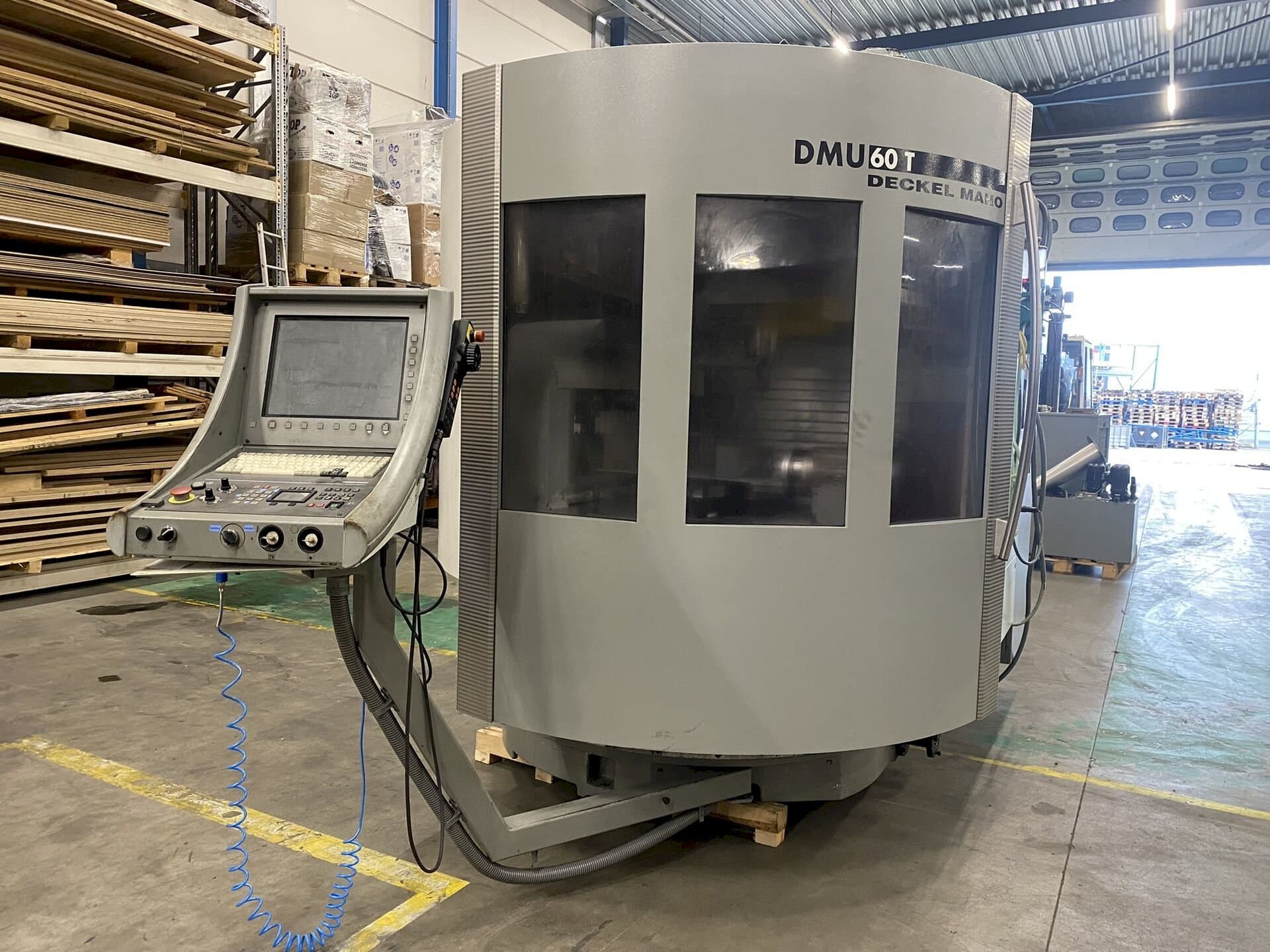 Masina DECKEL MAHO DMU60T eestvaade