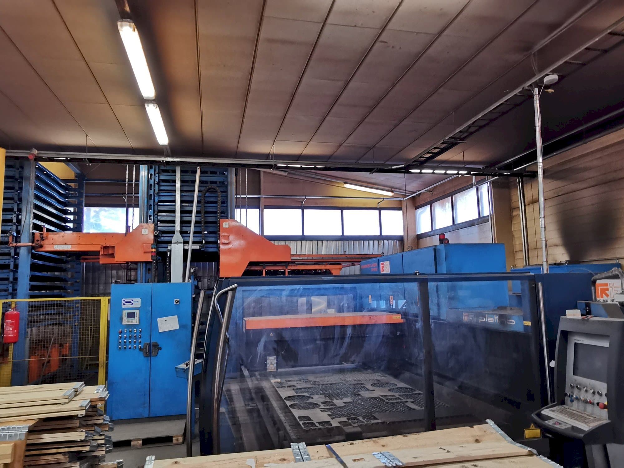 Masina Prima Industrie Platino 1530 eestvaade