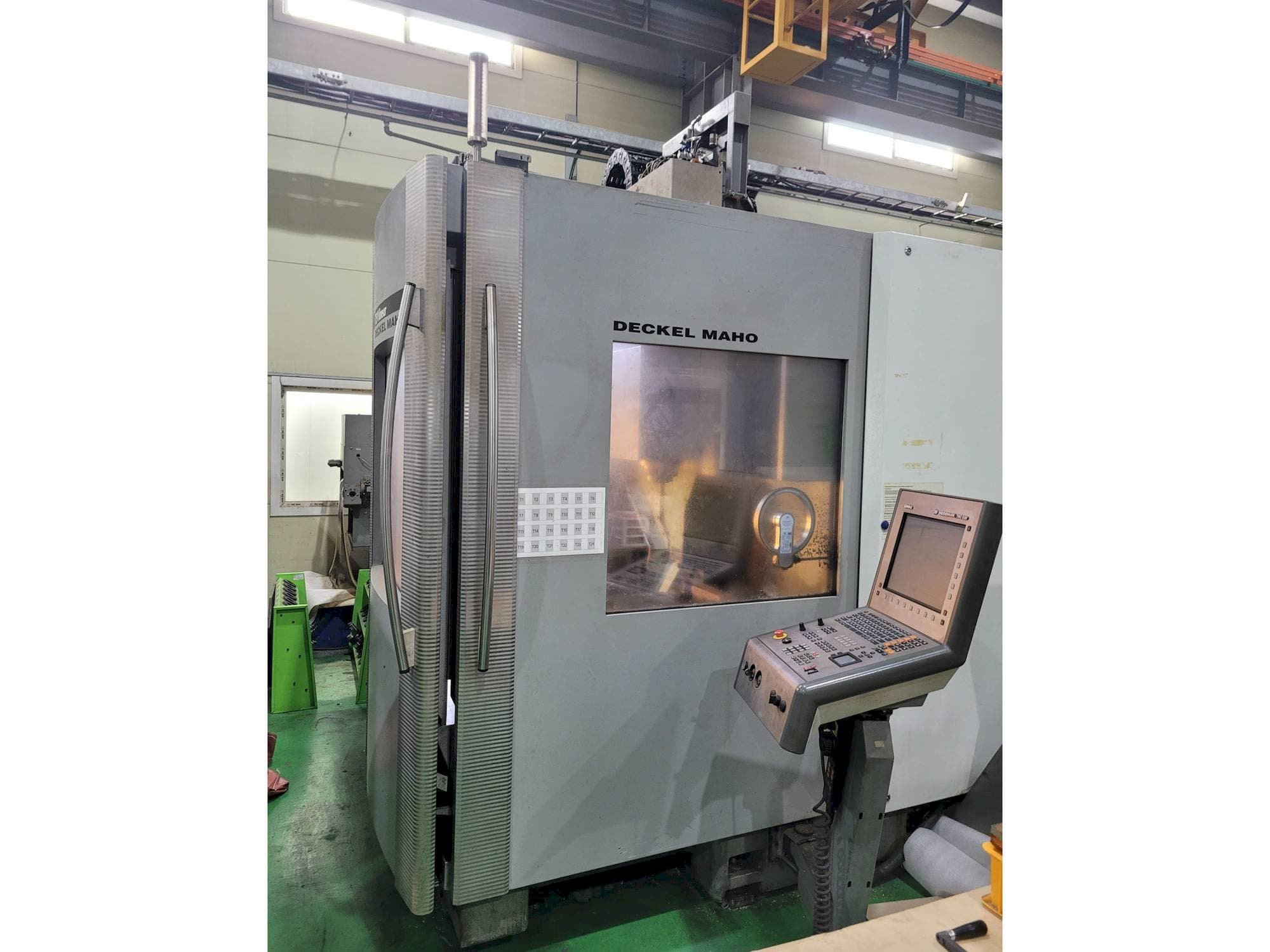 Masina DECKEL MAHO DMC 75 Linear eestvaade