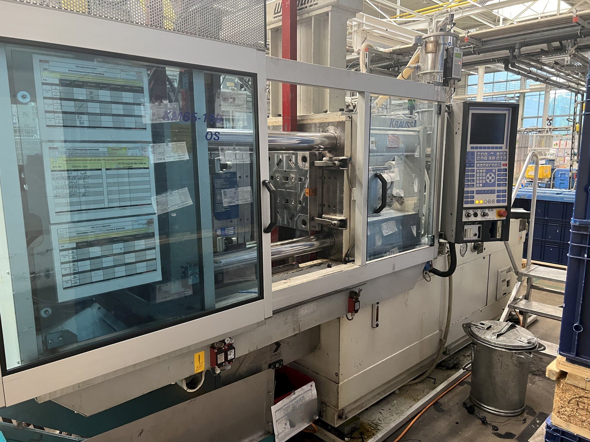 Masina Krauss Maffei KM 65-160 C2 eestvaade