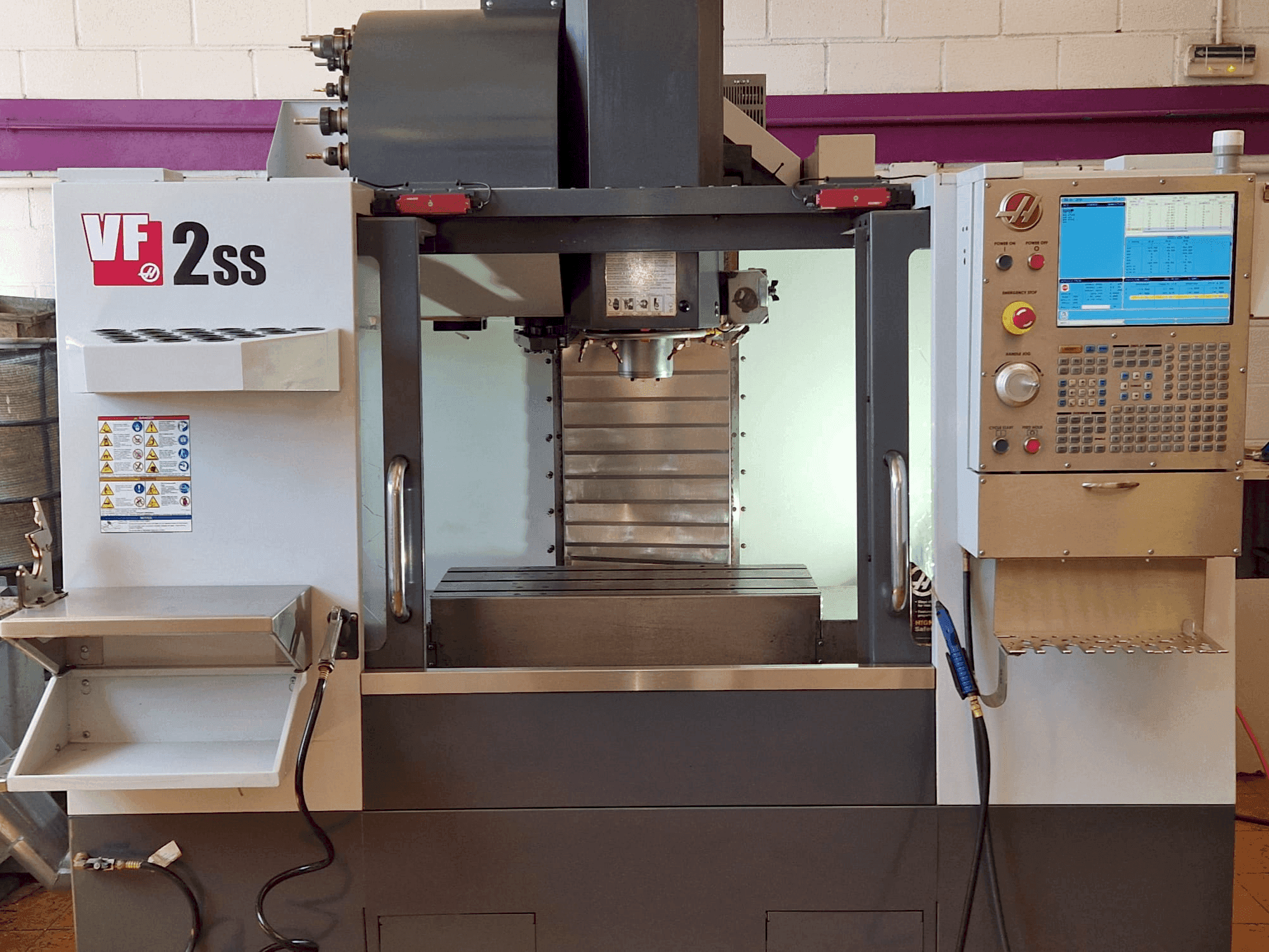 Masina HAAS VF-2SS eestvaade