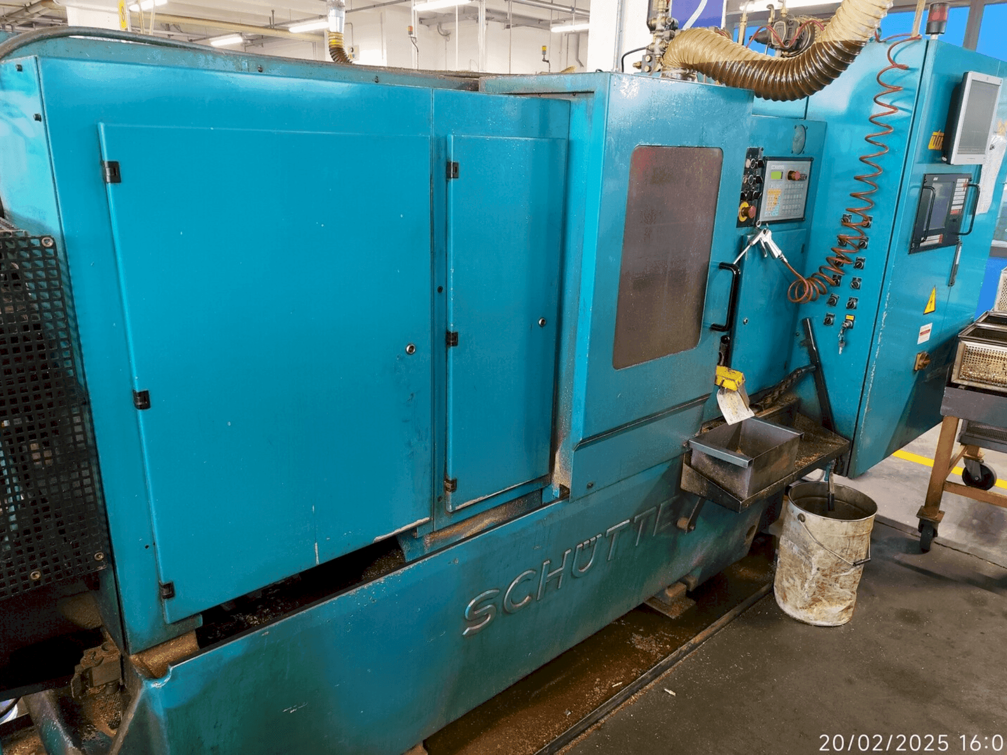 Masina Schütte SE16 eestvaade