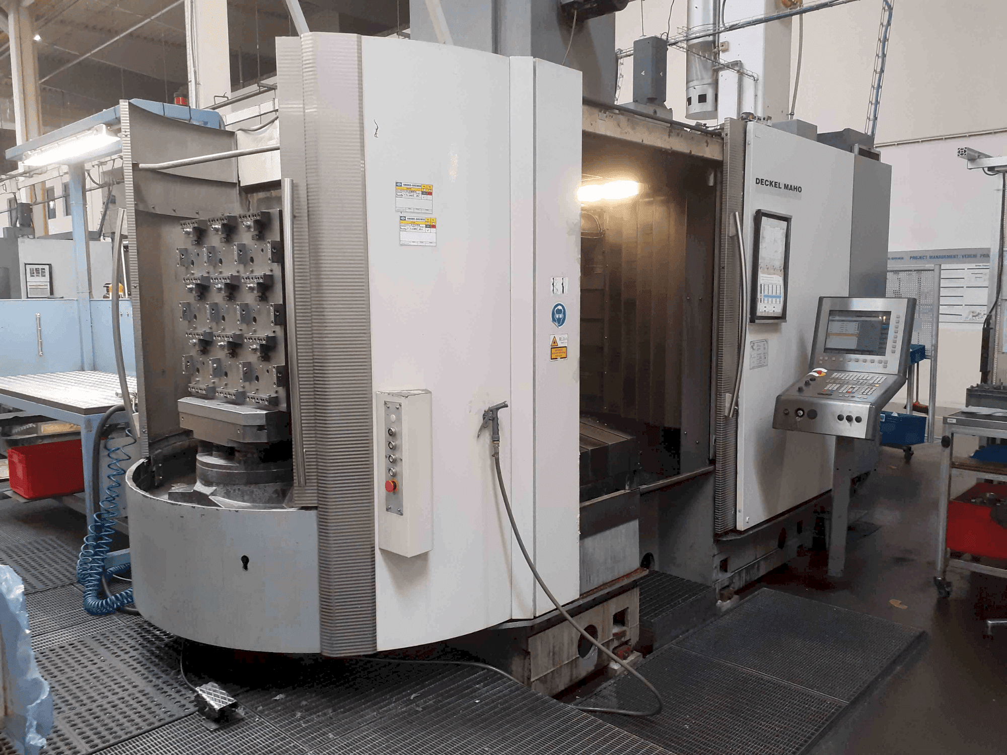 Masina DECKEL MAHO DMC 80 H eestvaade