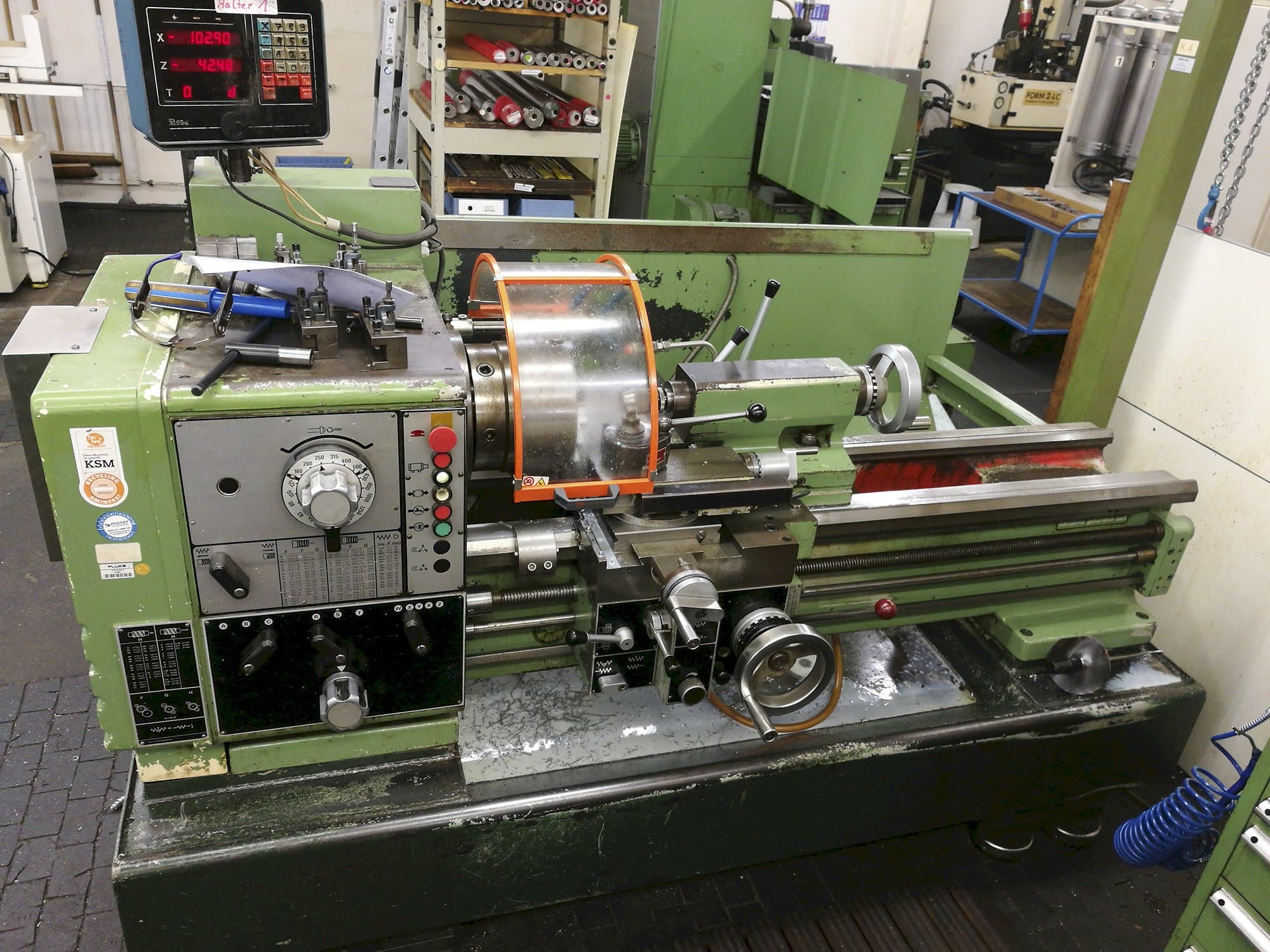 Masina Harrison M400 eestvaade