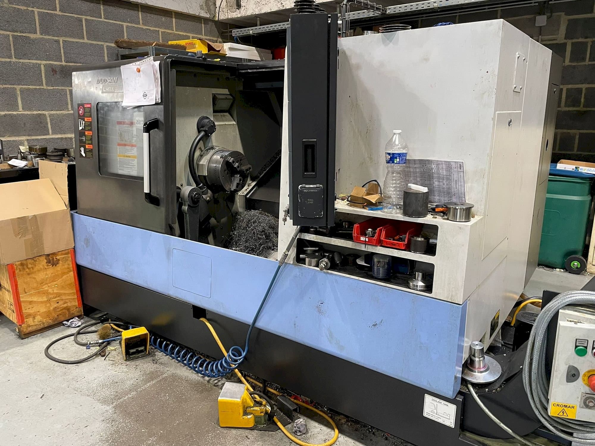 Masina Doosan LYNX 300 eestvaade