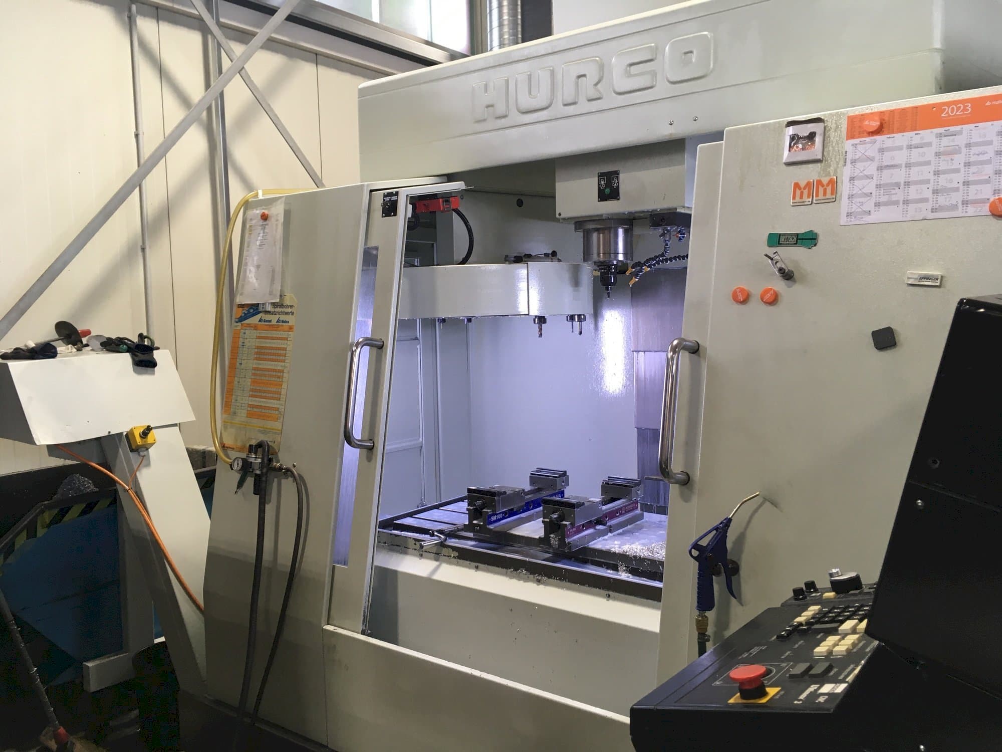 Masina Hurco BAC 30 HTM eestvaade