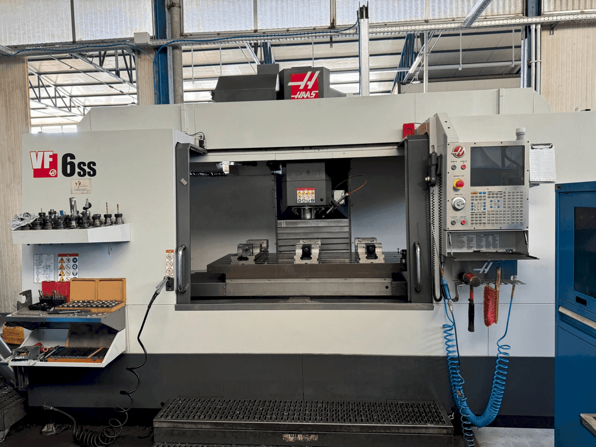 Masina HAAS VF-6SS eestvaade