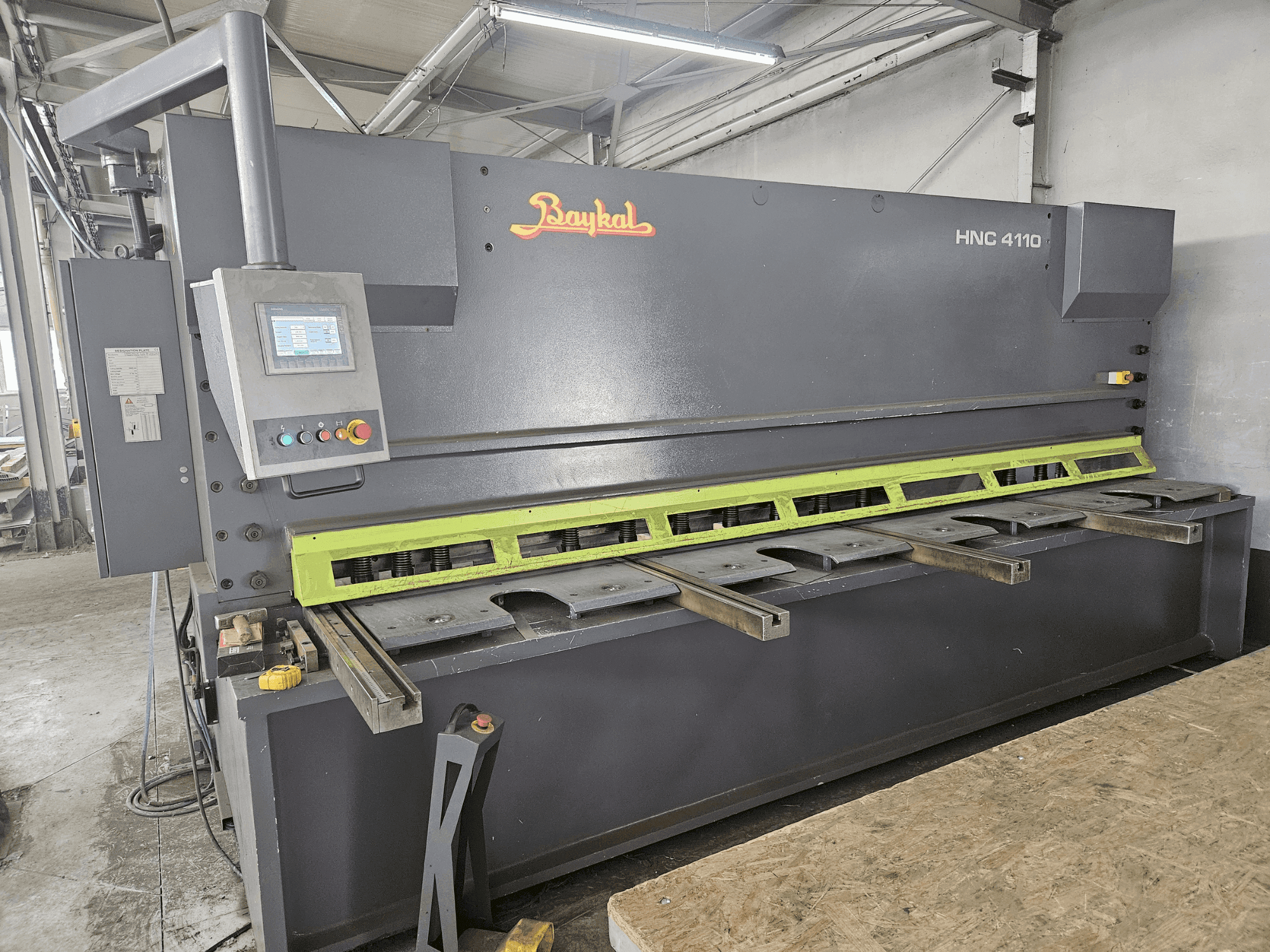 Masina Baykal HNC 4110 eestvaade