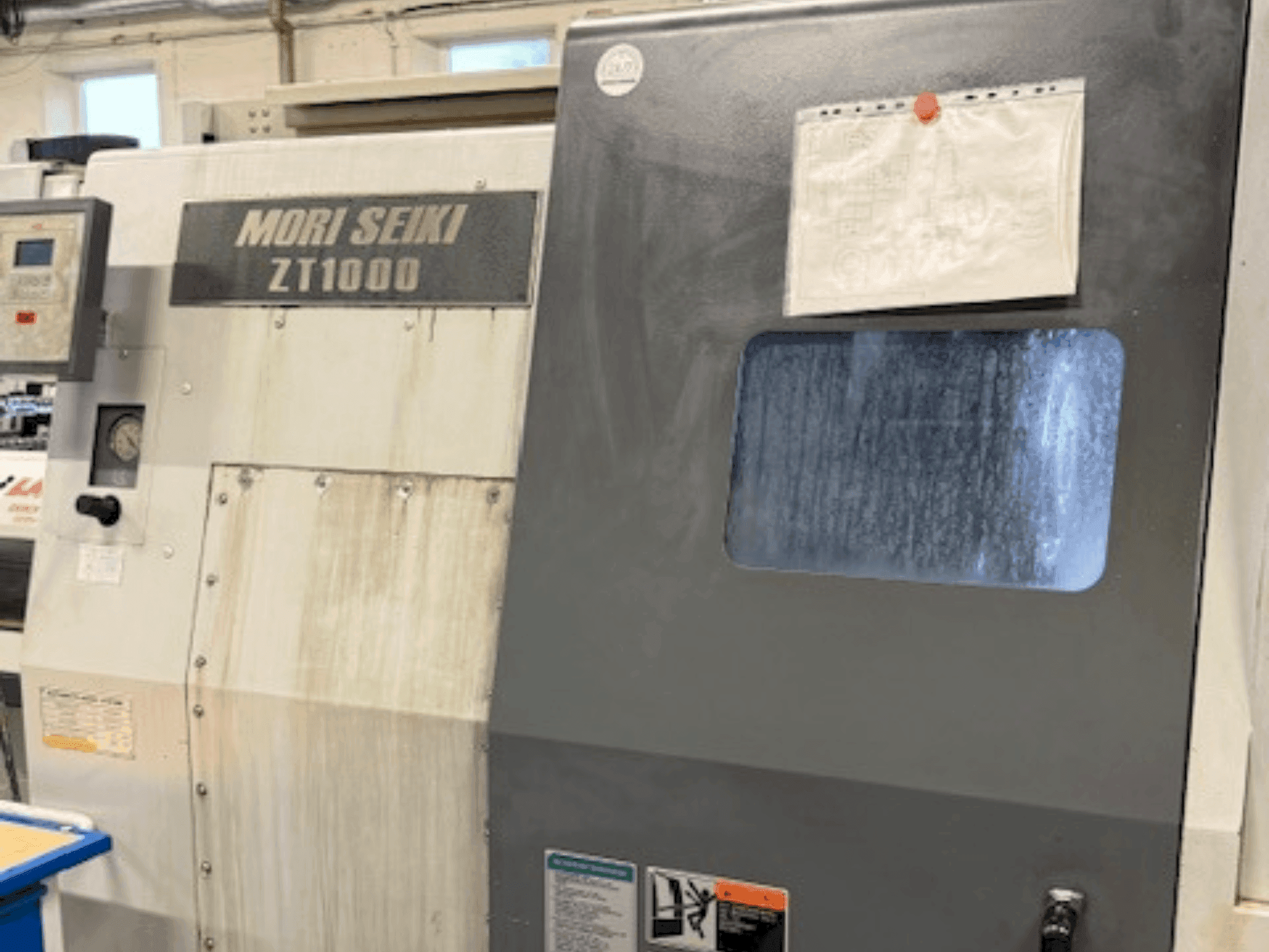 Masina MORI SEIKI ZT1000Y eestvaade