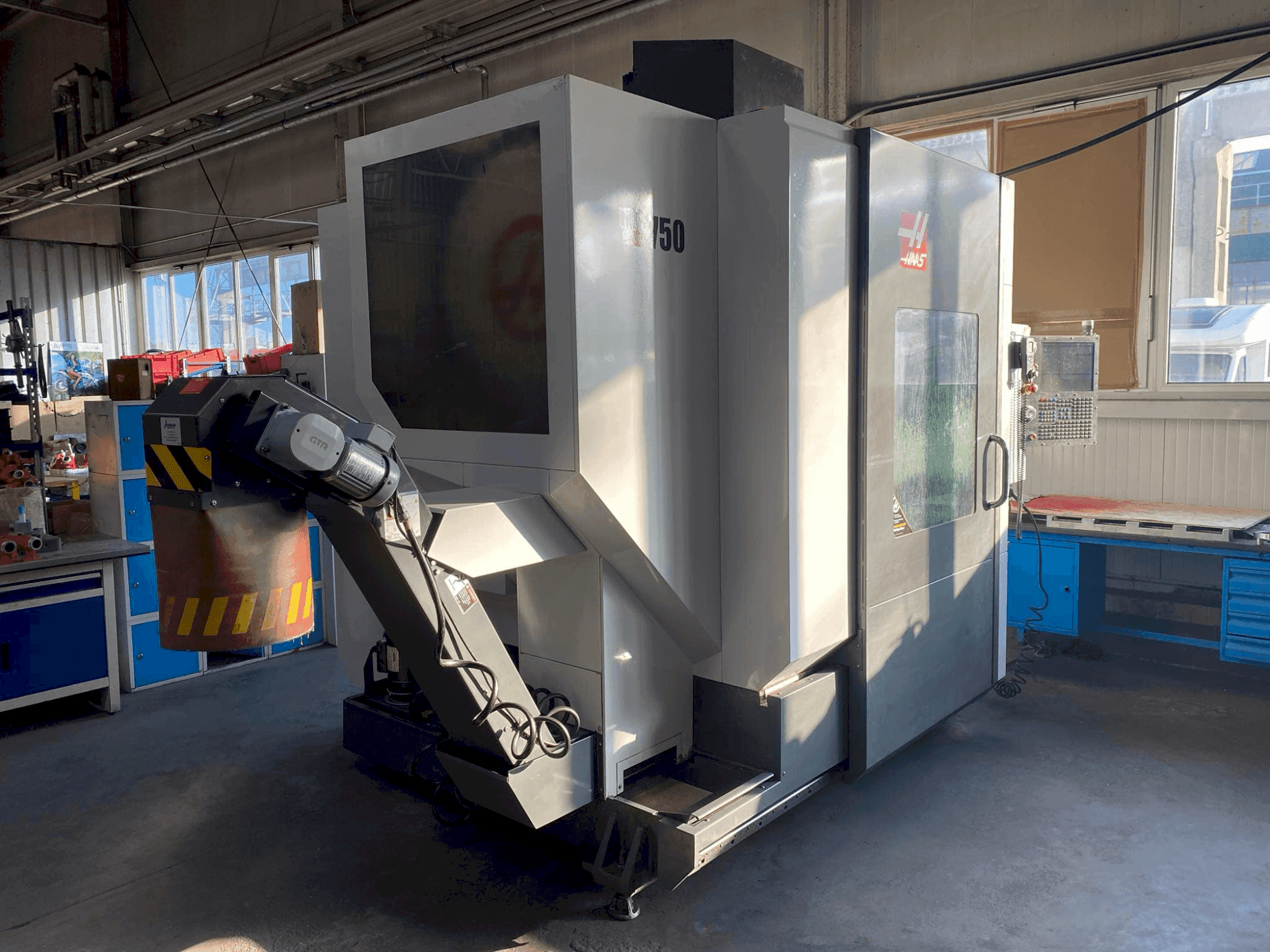 Masina HAAS UMC-750   eestvaade