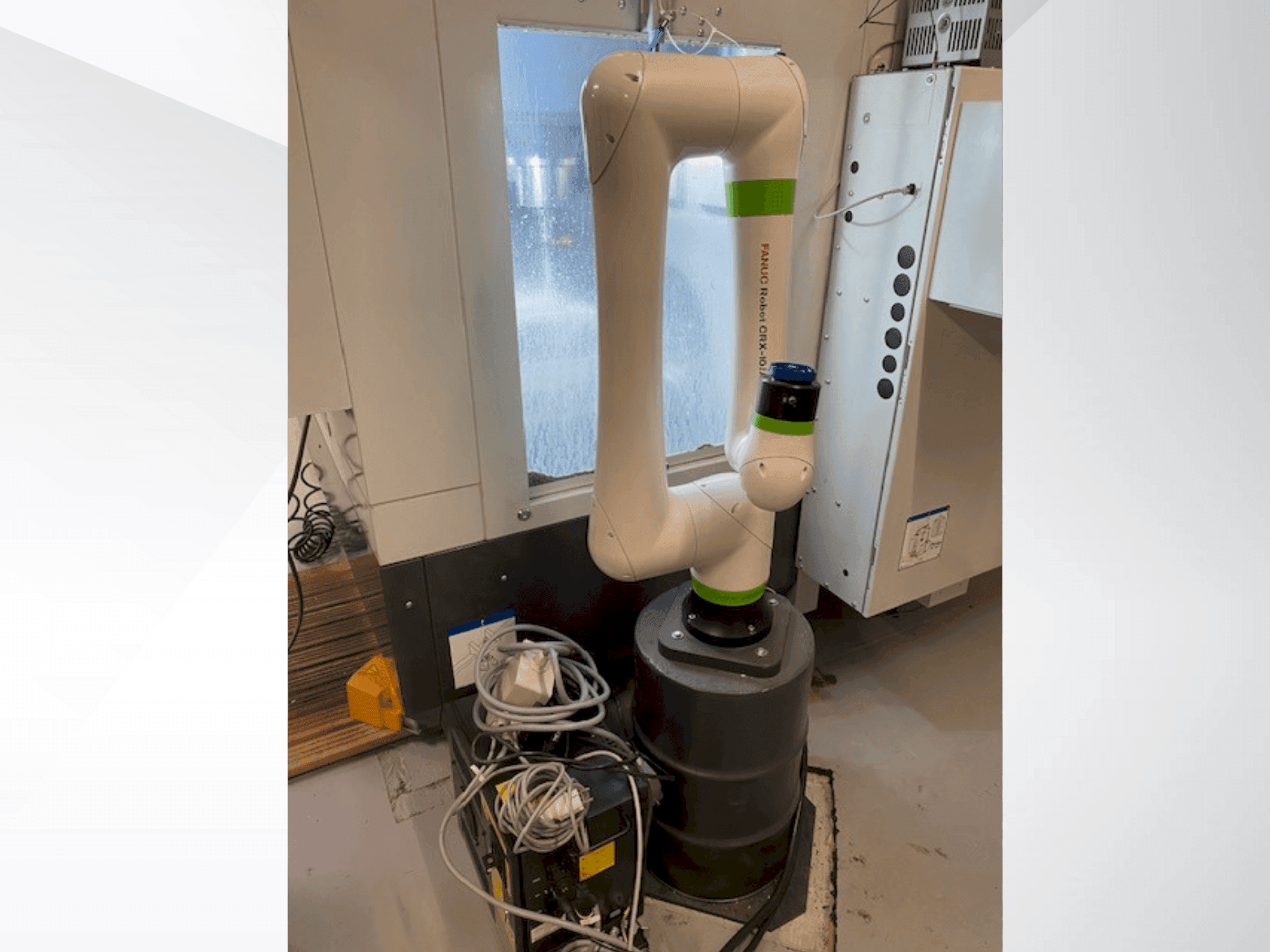 Masina FANUC CRX10iA   eestvaade