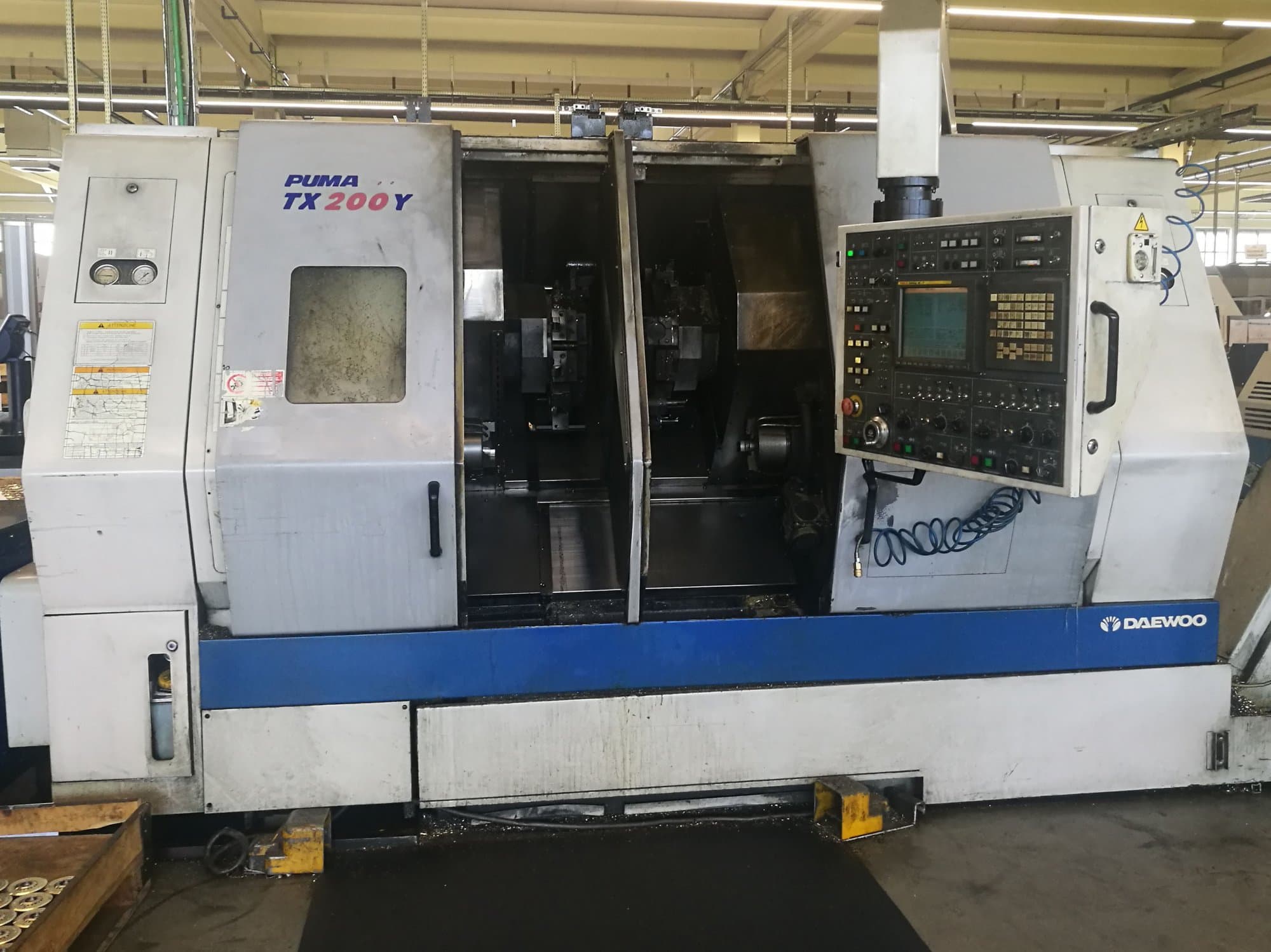 Masina DAEWOO PUMA TX200Y eestvaade