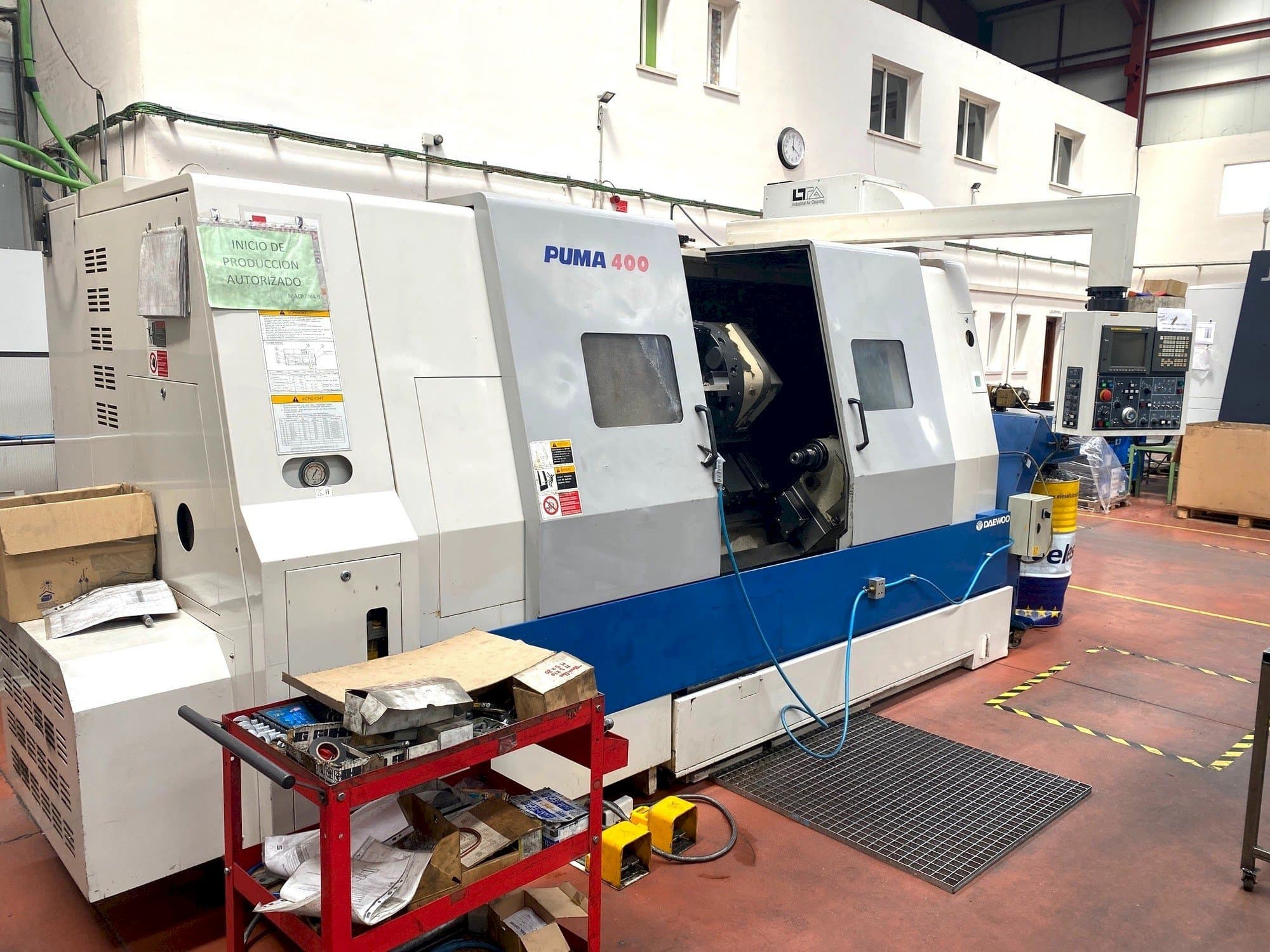 Masina DAEWOO PUMA 400 eestvaade