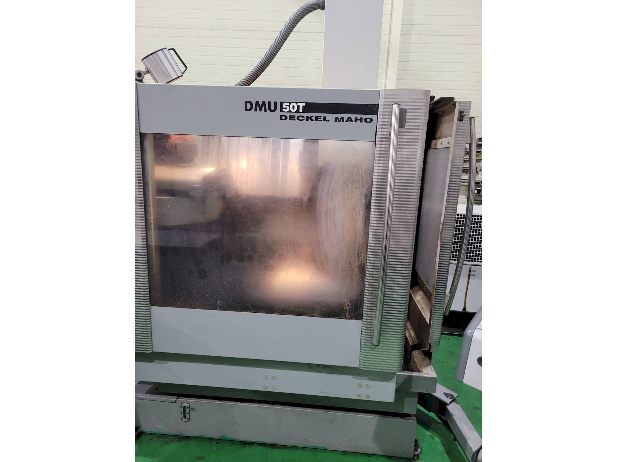 Masina DECKEL MAHO DMU 50 T eestvaade