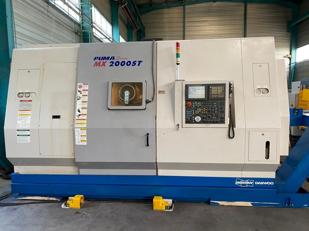 Masina Doosan PUMA MX 2000 ST eestvaade