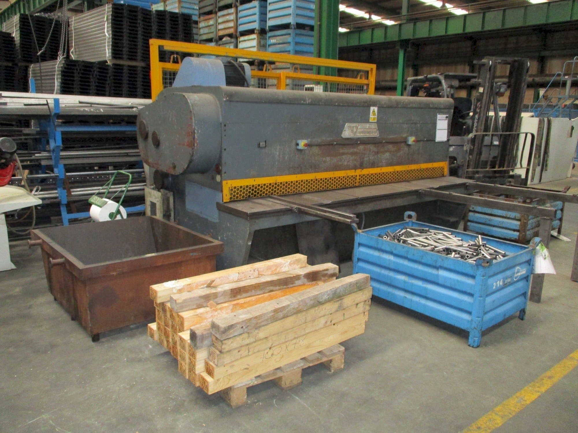 Masina Taci AC-10/30 eestvaade