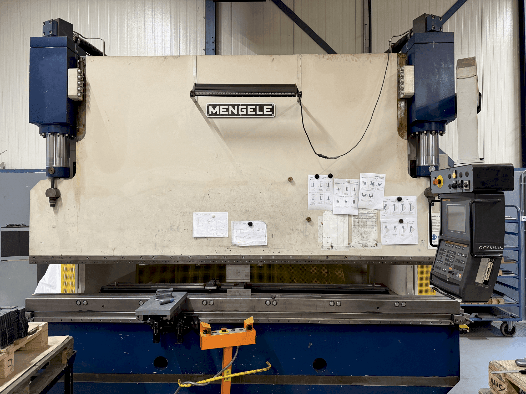 Masina MENGELE HB175-30/35   eestvaade