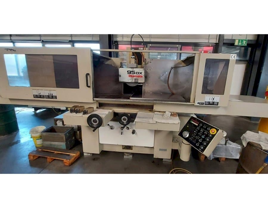 Masina OKAMOTO 95DX eestvaade
