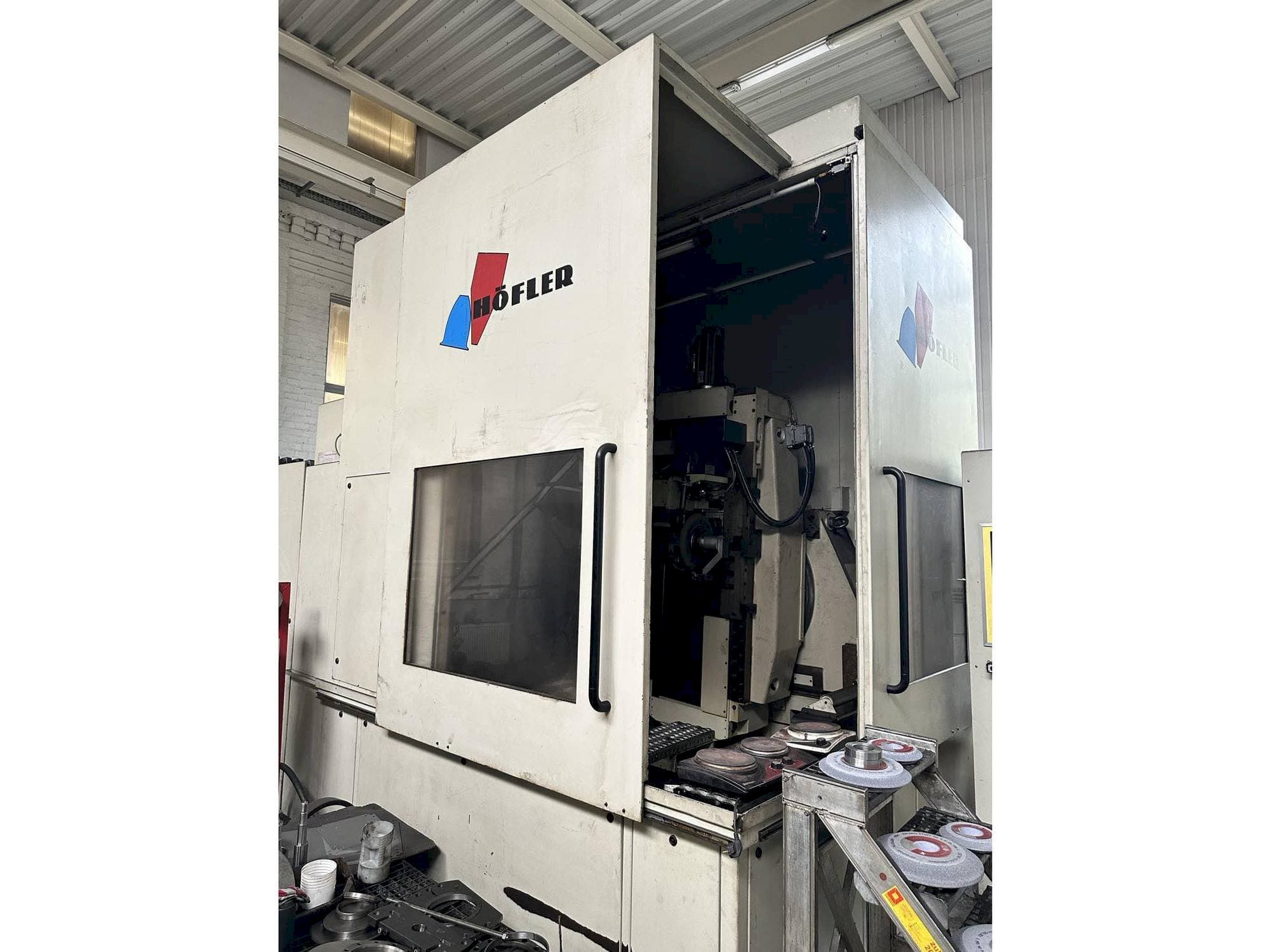 Masina HOFLER NOVA CNC 1000   eestvaade