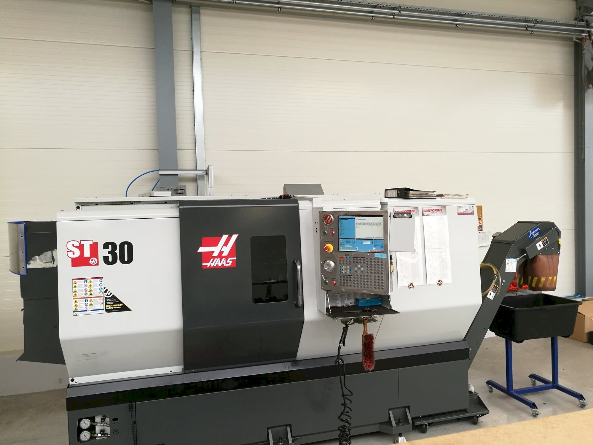 Masina HAAS ST-30 eestvaade