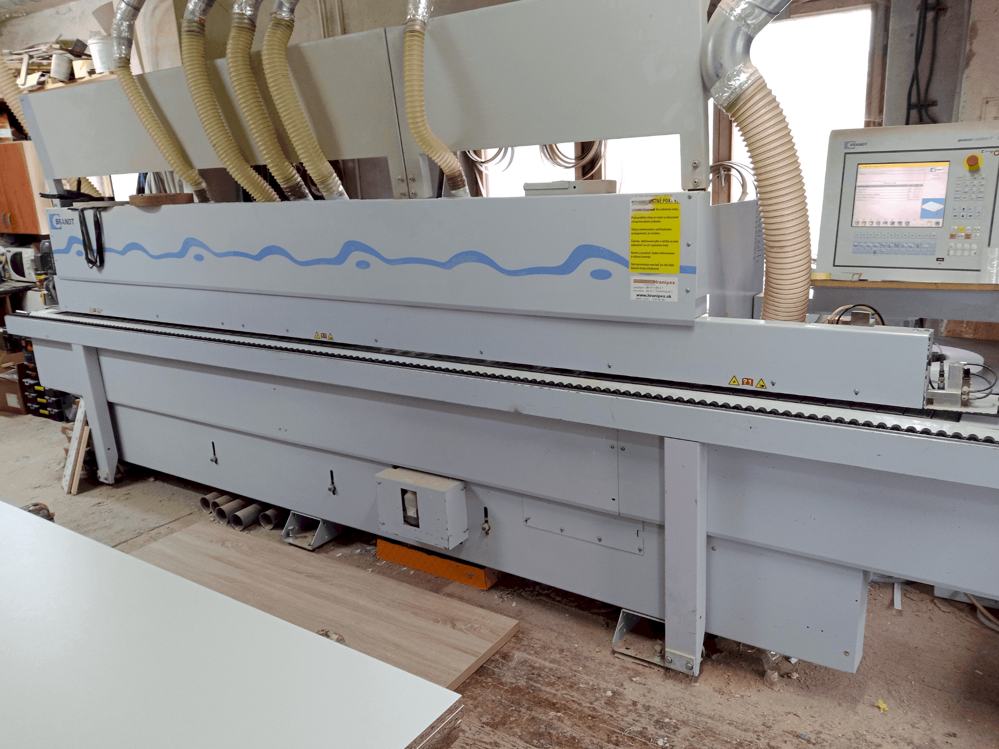 Masina BRANDT Highflex 1440 eestvaade