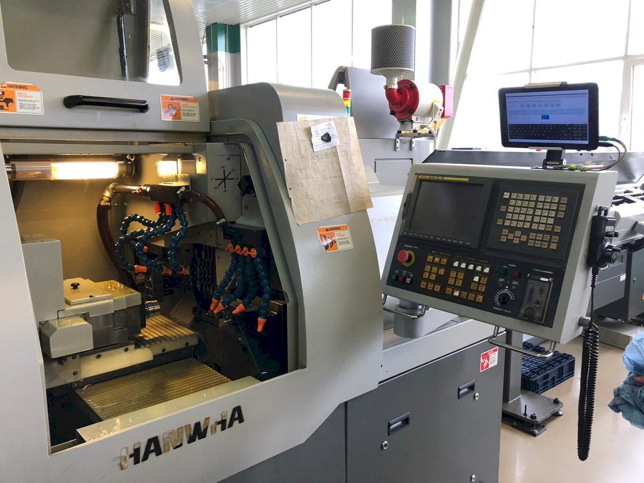 Masina Hanwha XD20H eestvaade