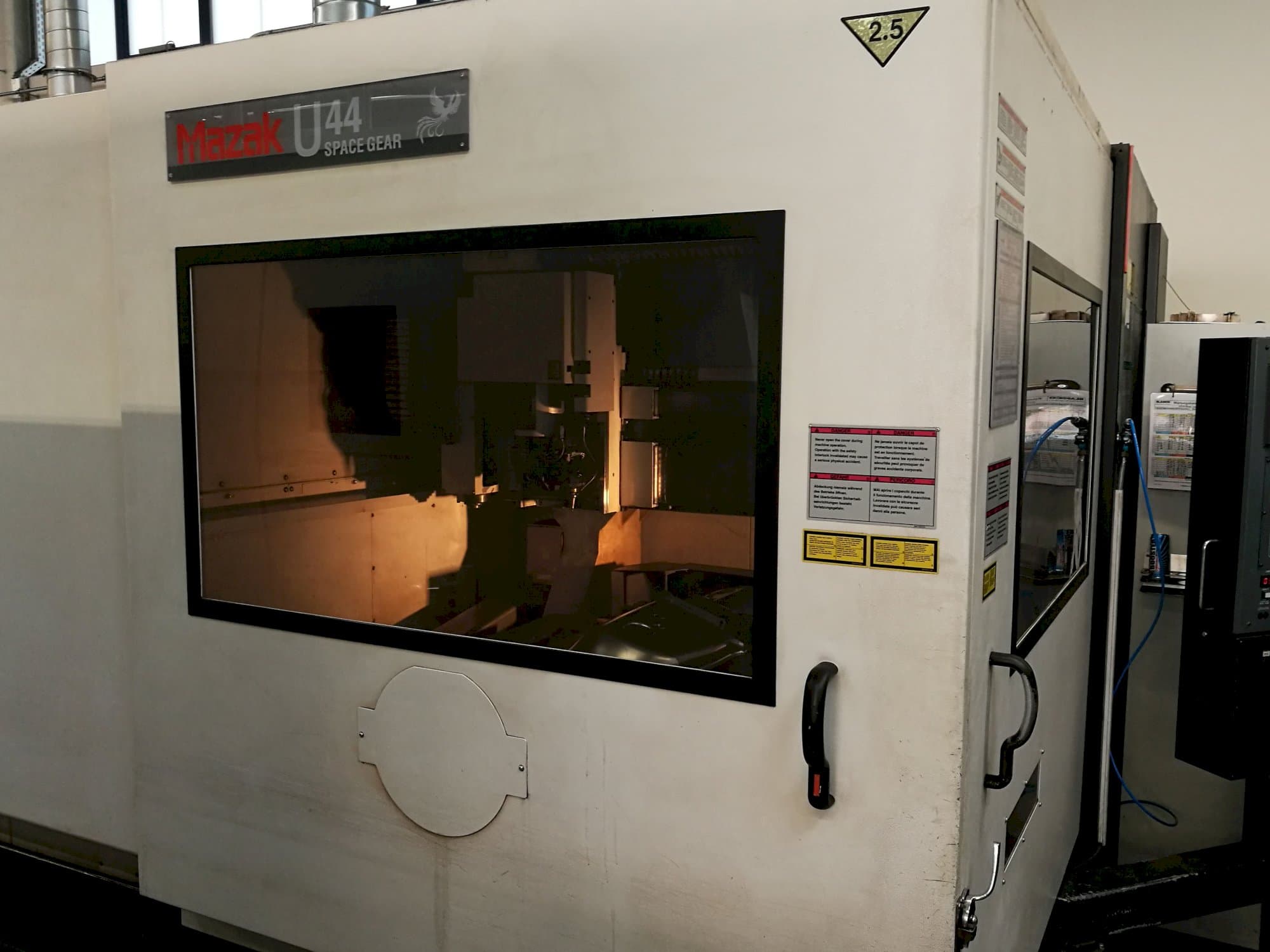 Masinavaade Mazak Space Gear-U44 vasakult