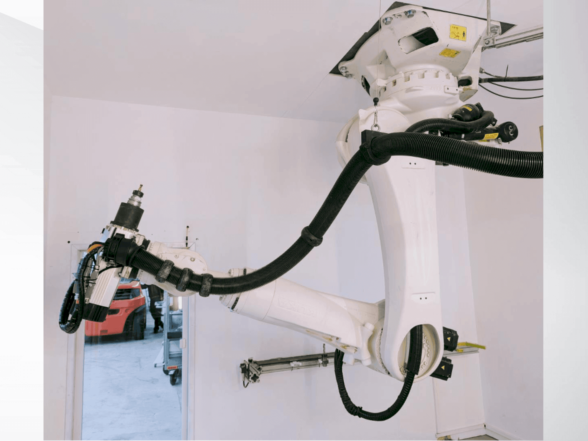 Masina KUKA KR 270 R2700 C ultra + Absolute measurement eestvaade