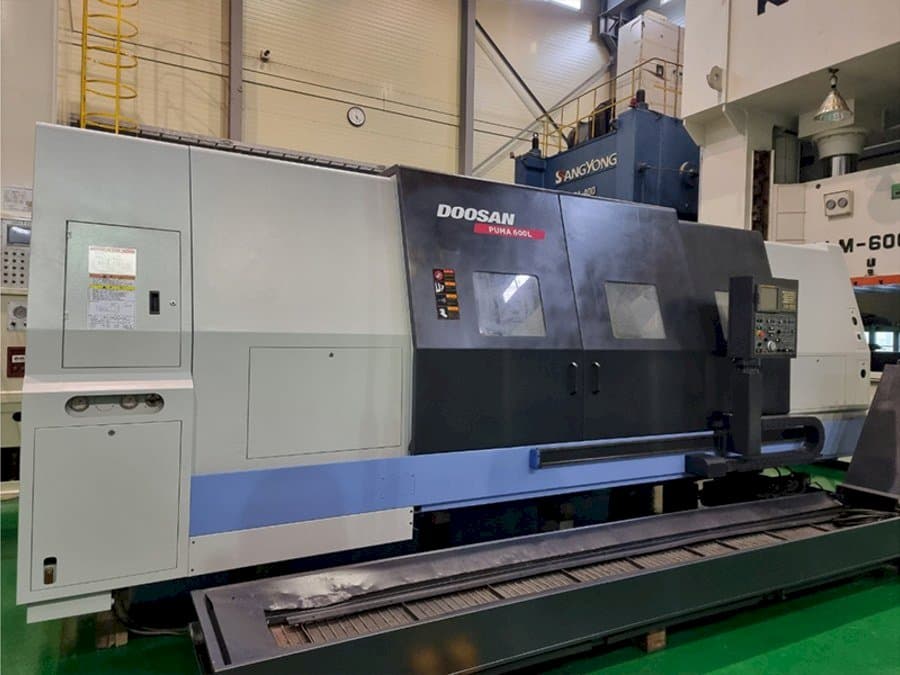 Masina Doosan Puma 600L eestvaade