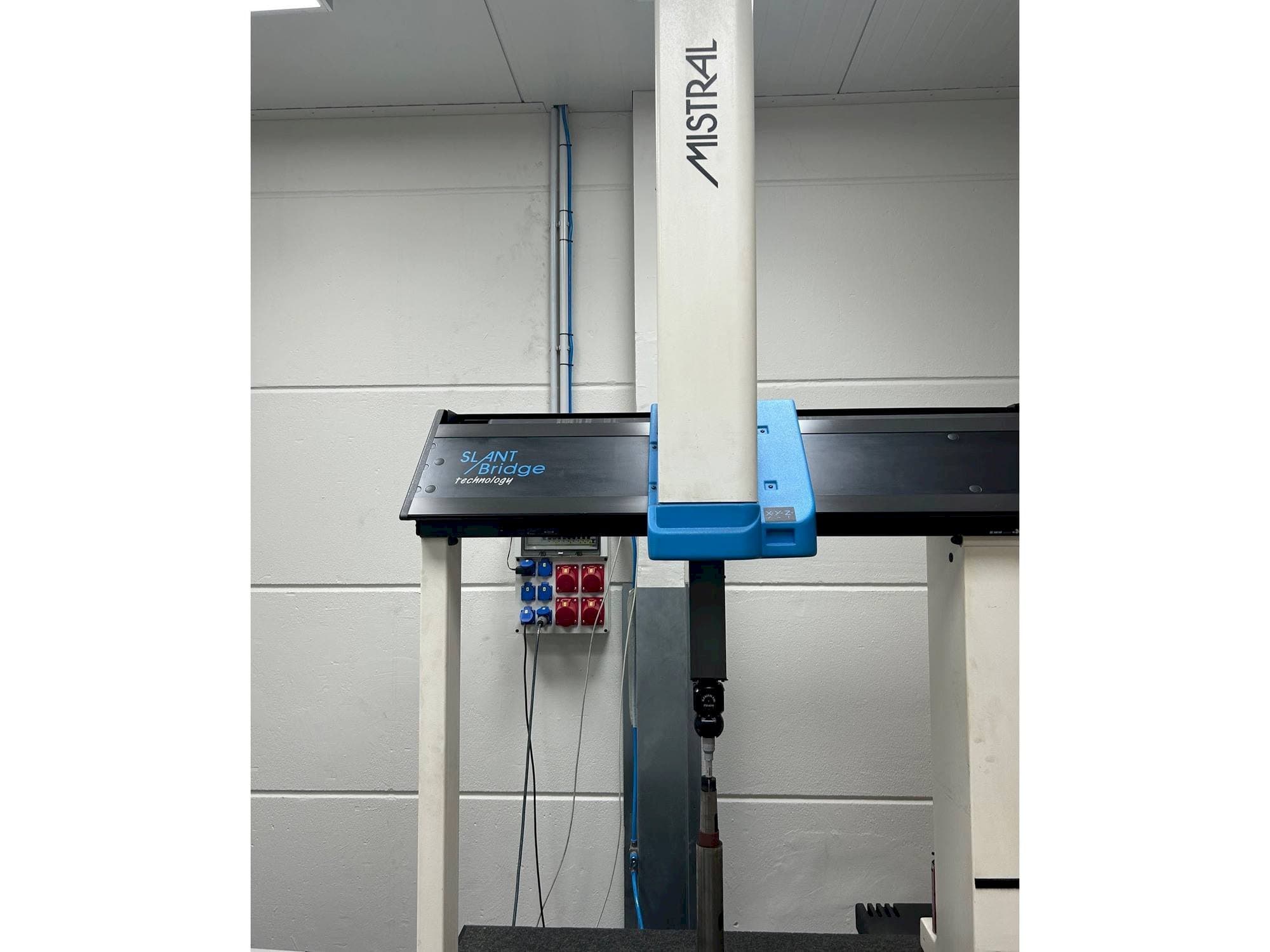 Masina DEA Mistrall   eestvaade