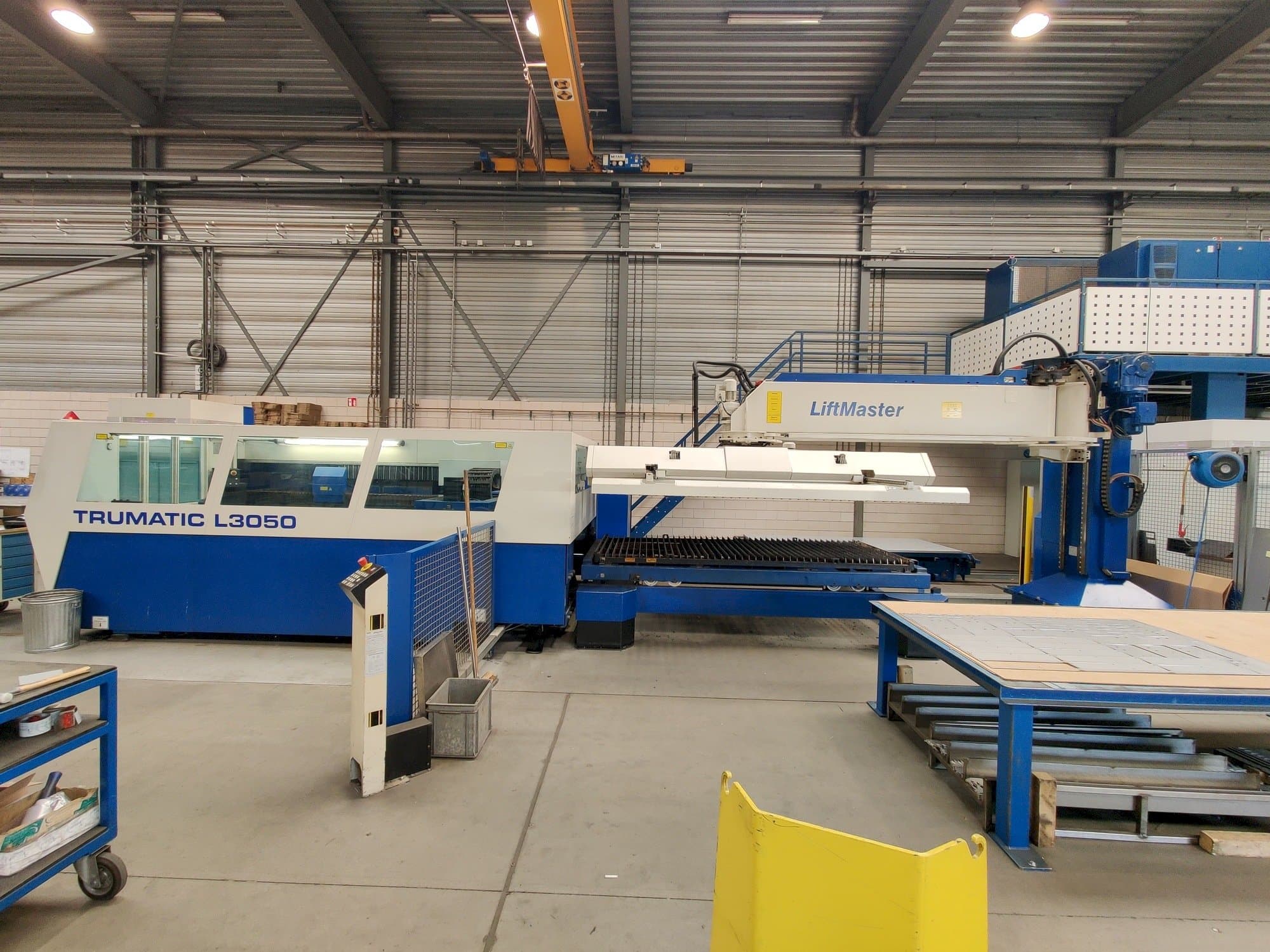 Masina Trumpf Trumatic L3050 + Liftmaster eestvaade
